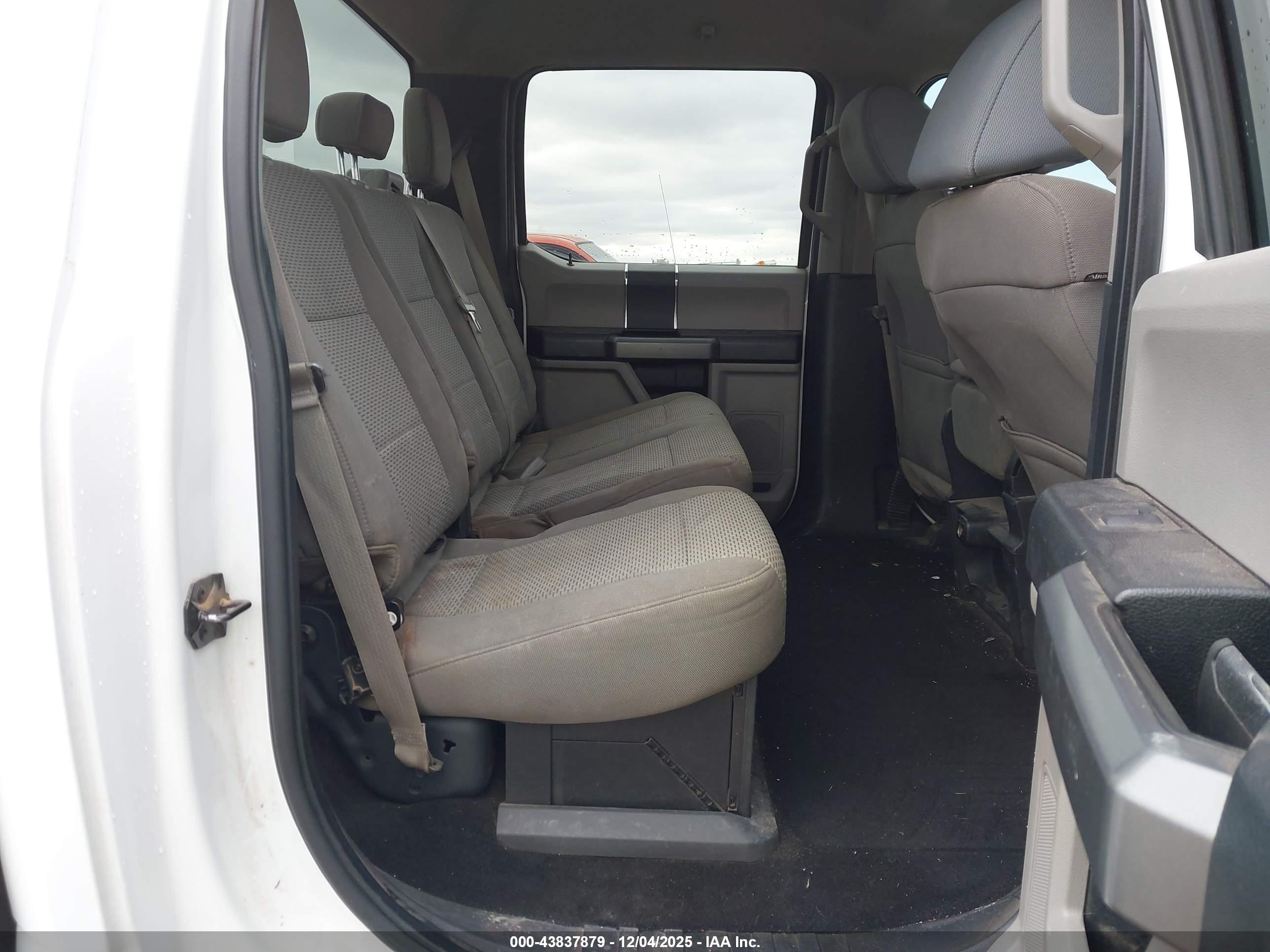FORD F-250 image 8