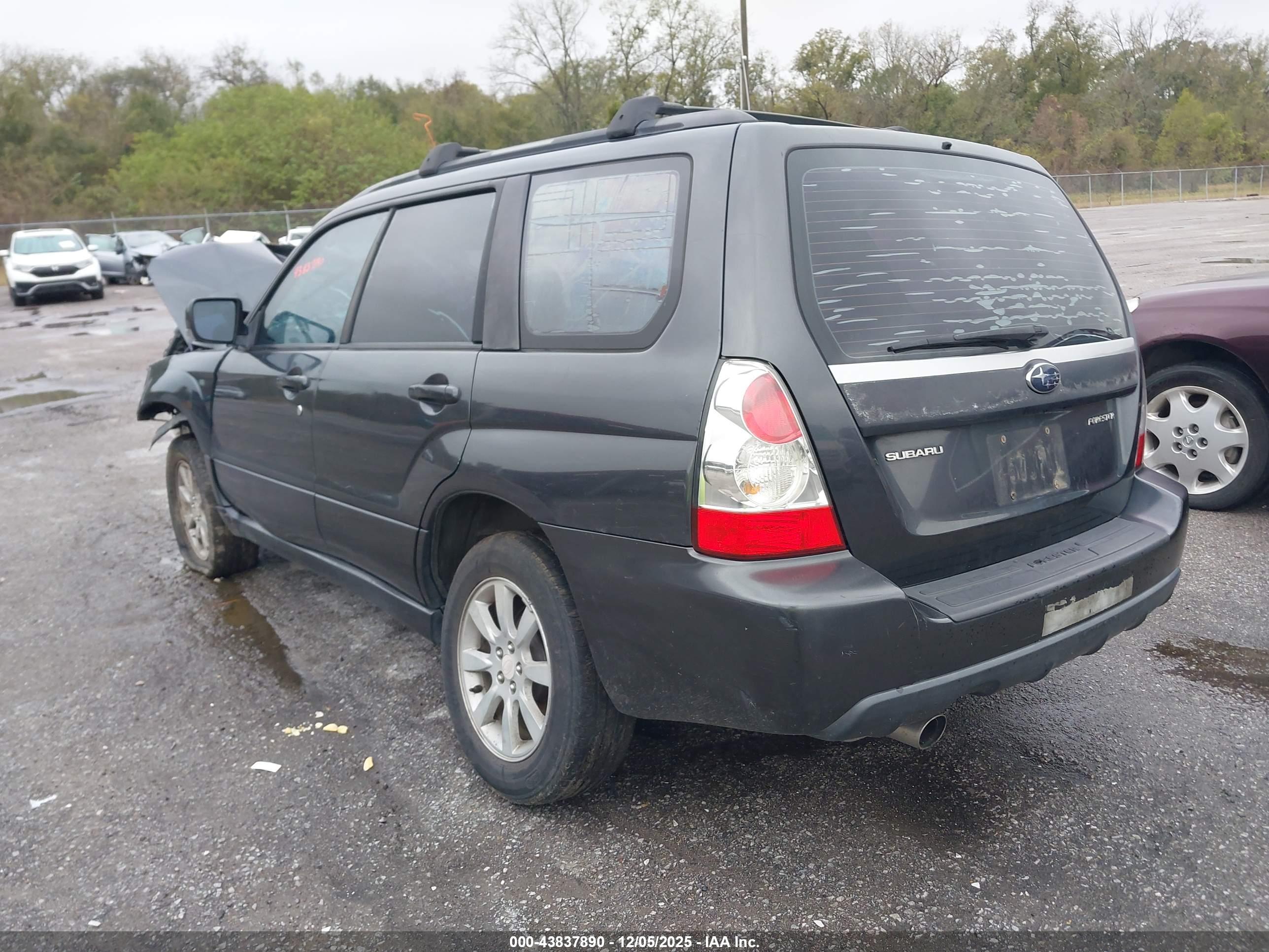 SUBARU FORESTER image 3