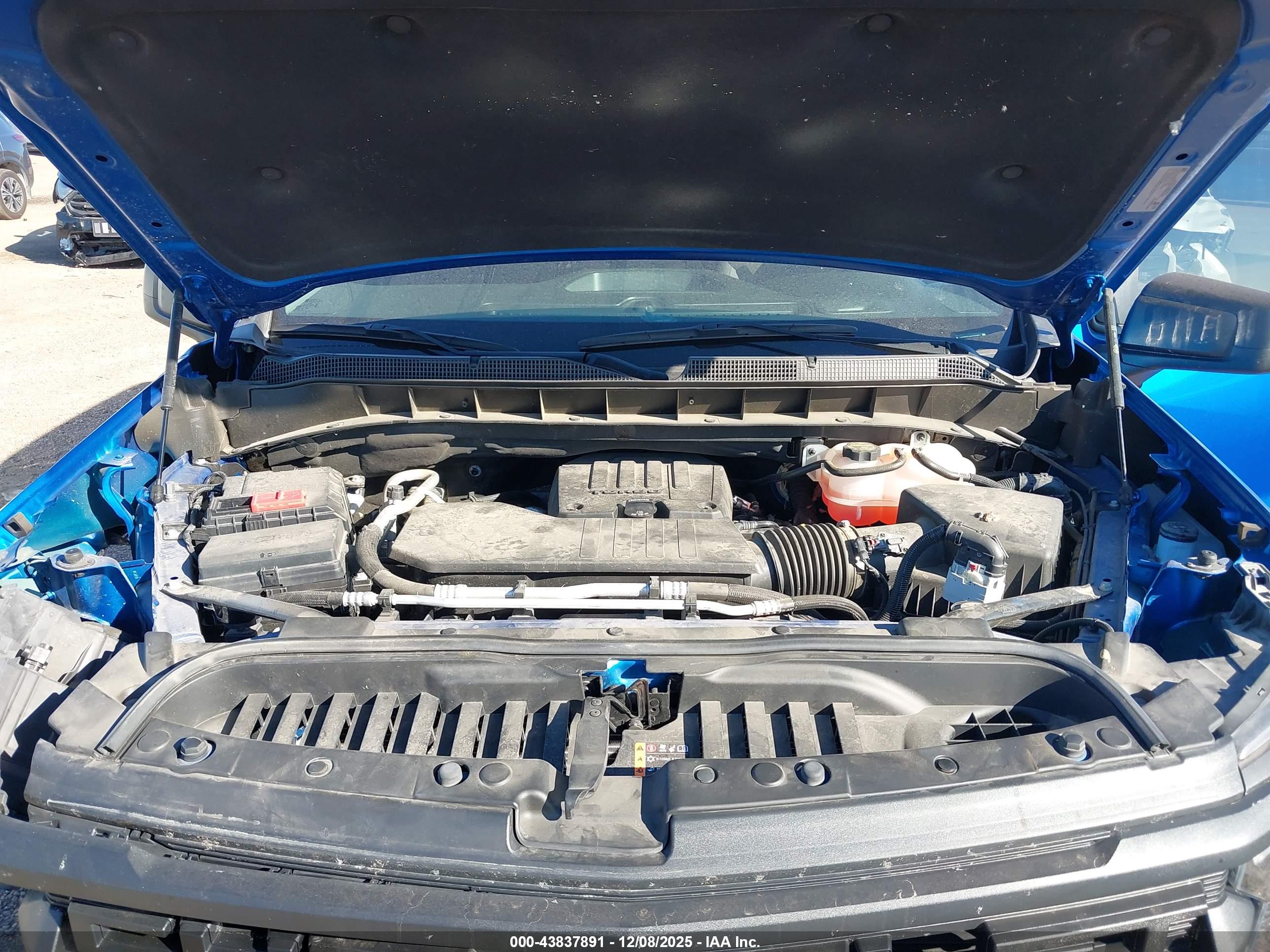 CHEVROLET SILVERADO image 10