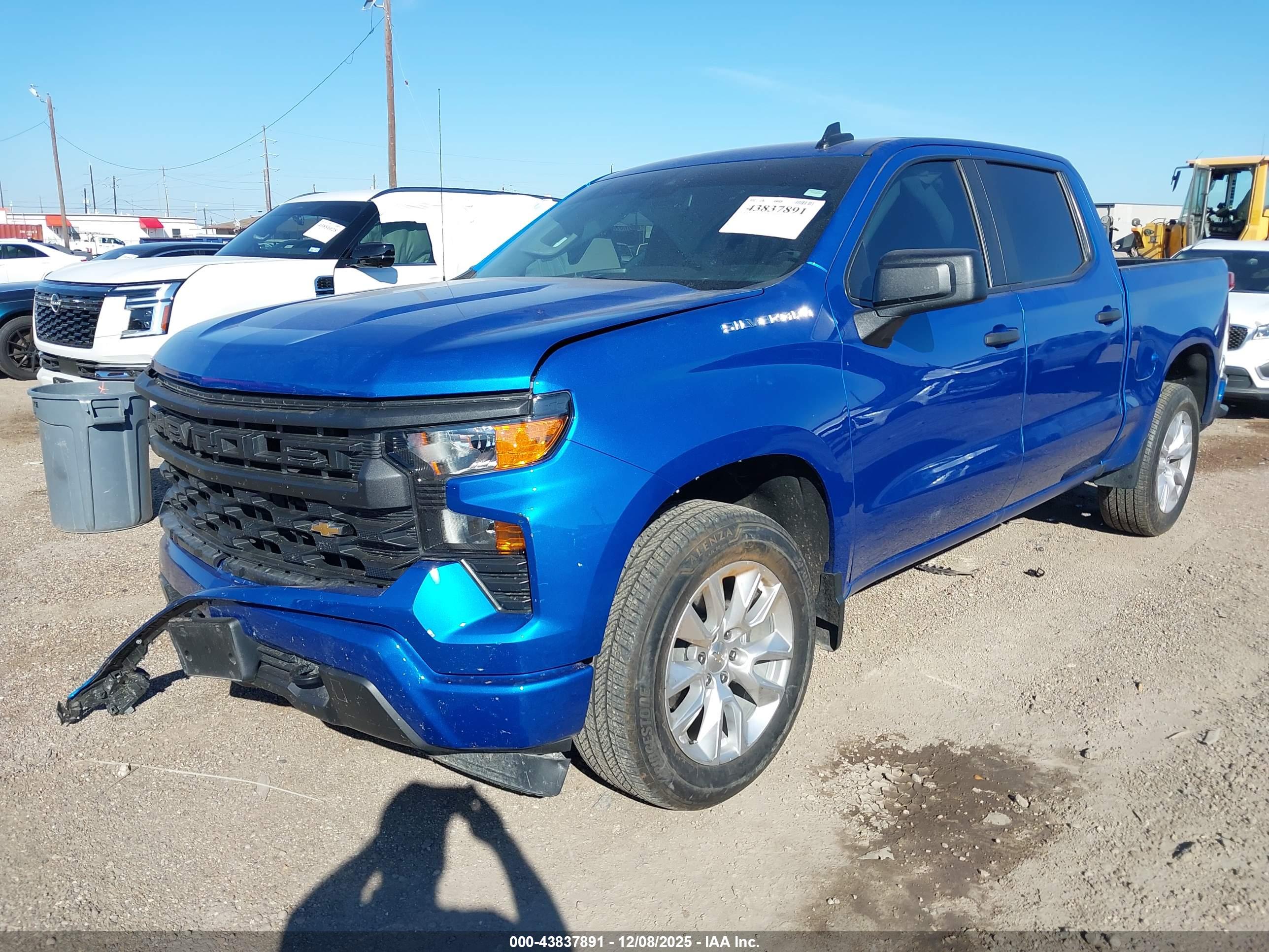 CHEVROLET SILVERADO image 2