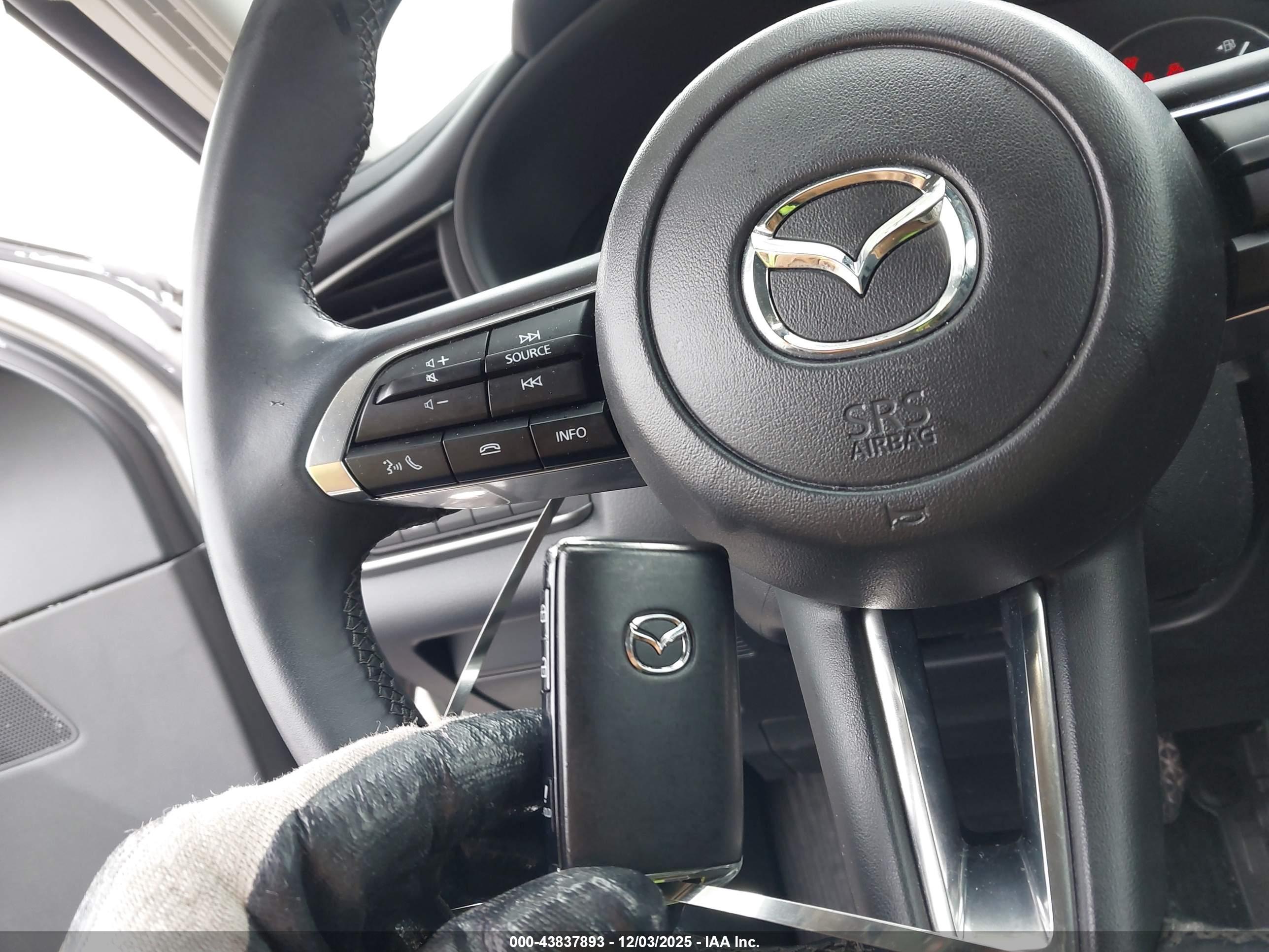 MAZDA CX-30 image 11