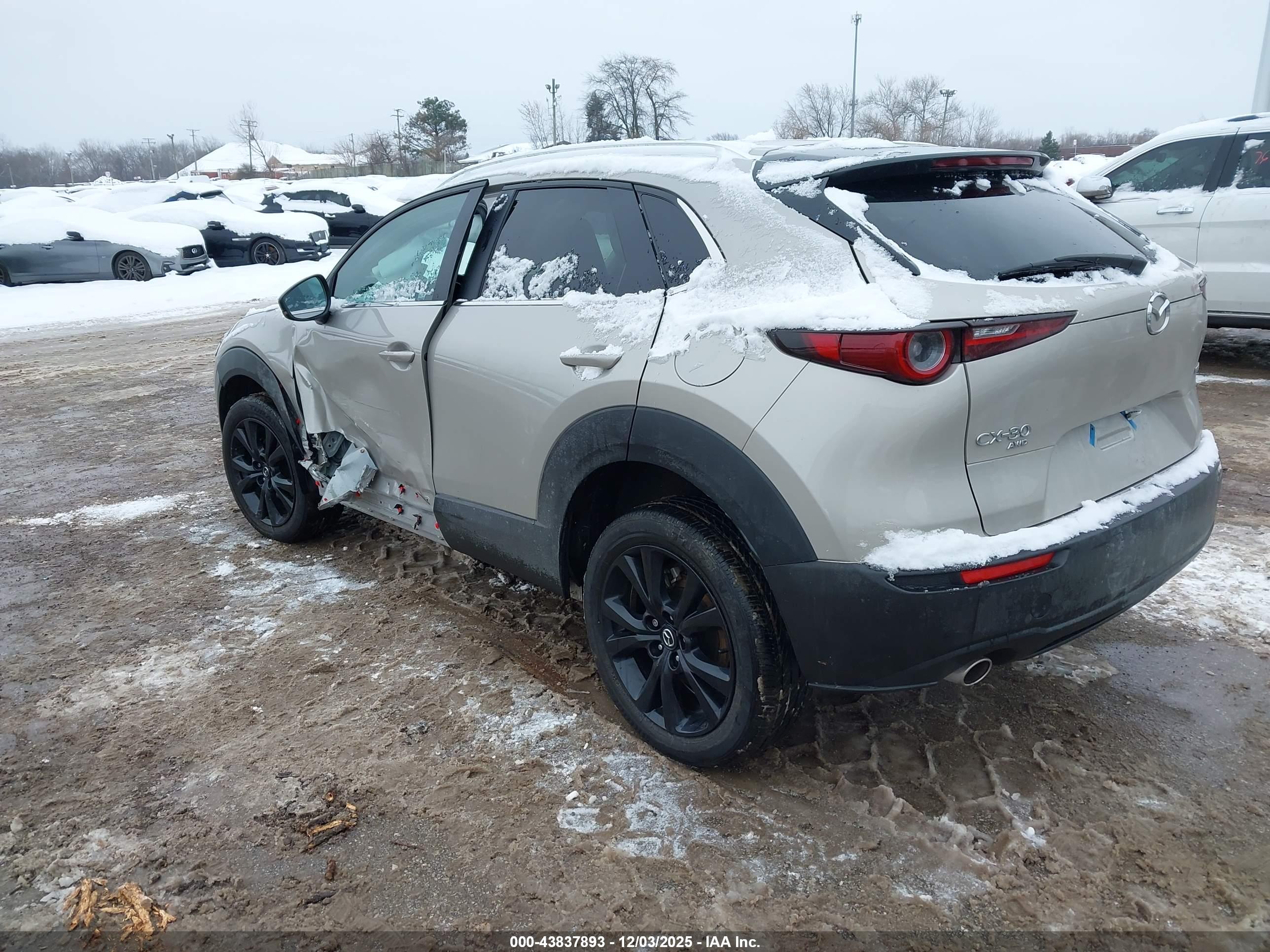 MAZDA CX-30 image 3
