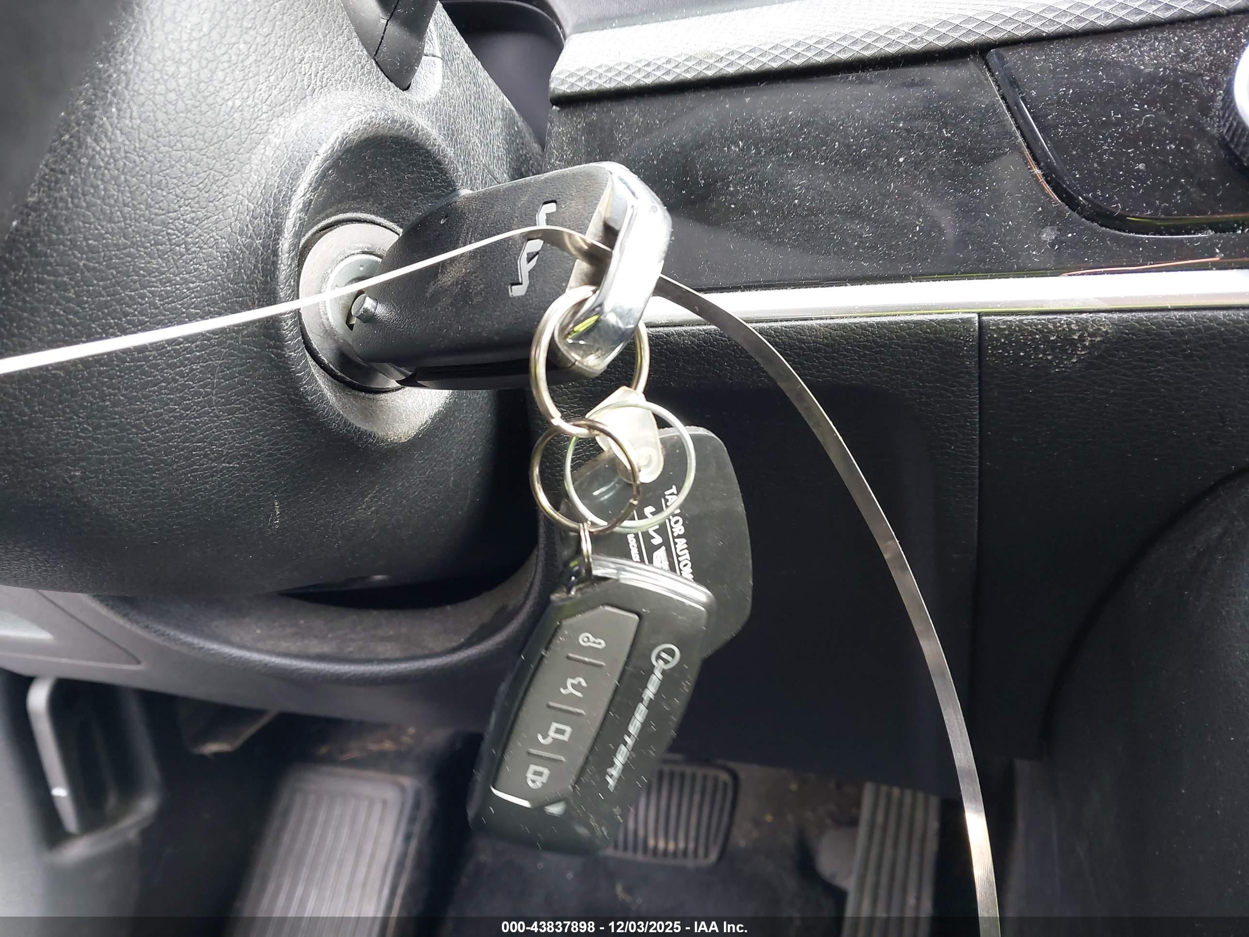 KIA SPORTAGE image 11