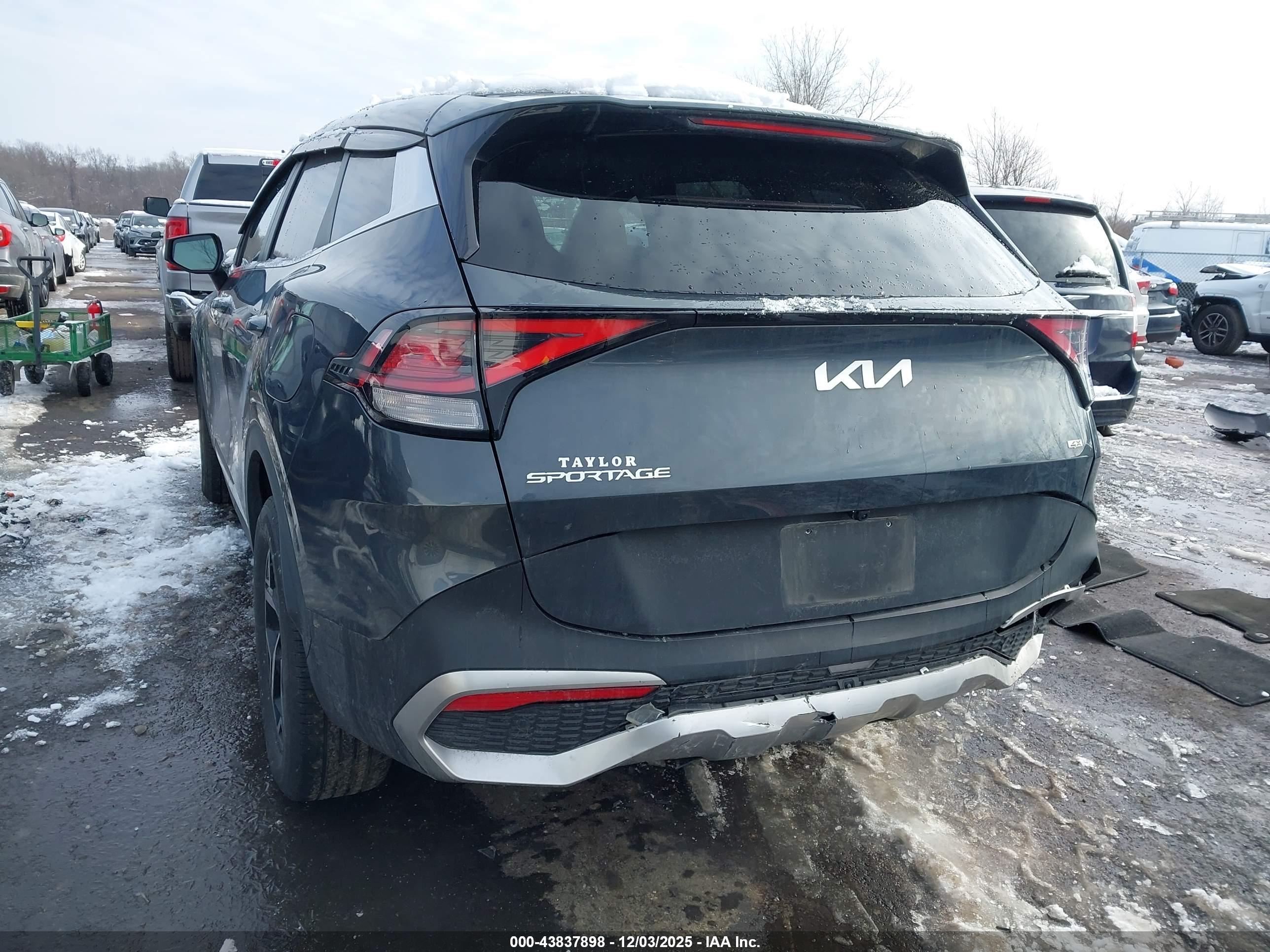 KIA SPORTAGE image 3