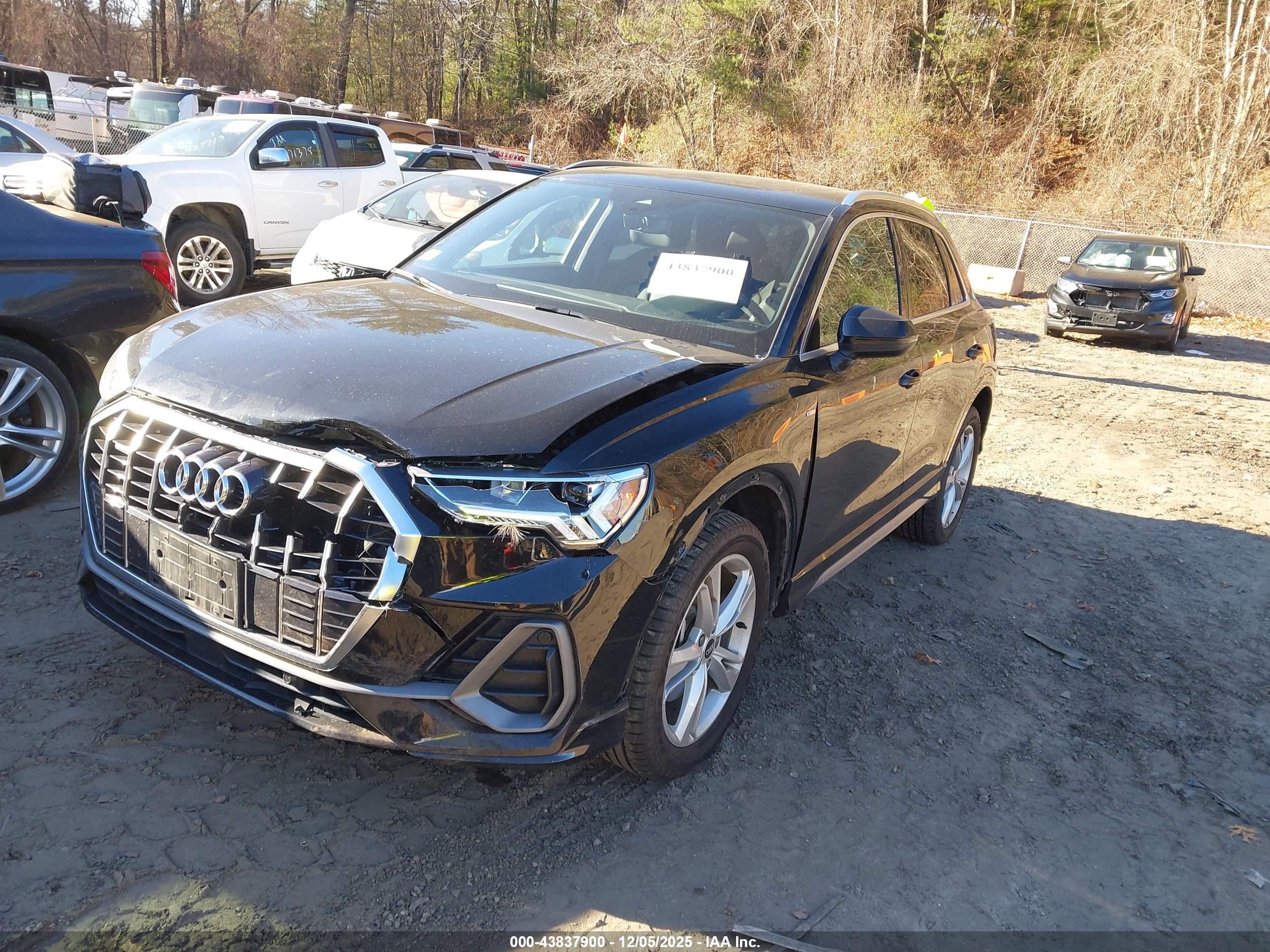 AUDI Q3 image 2