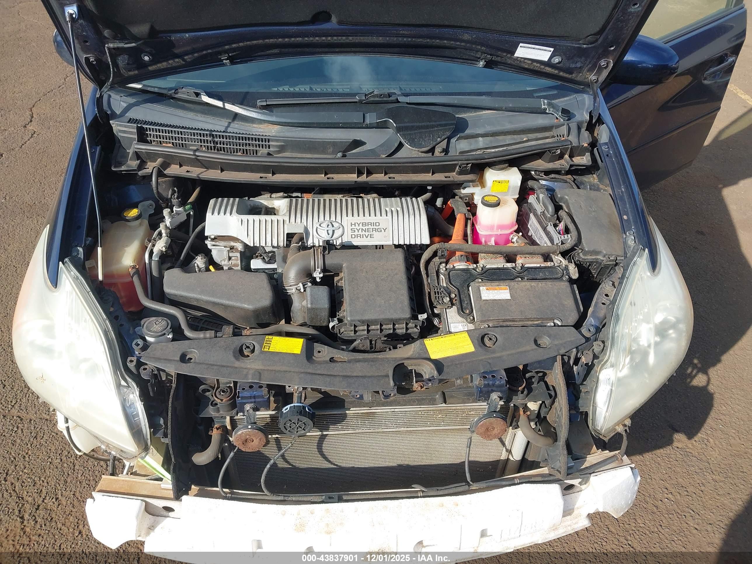 TOYOTA PRIUS image 10
