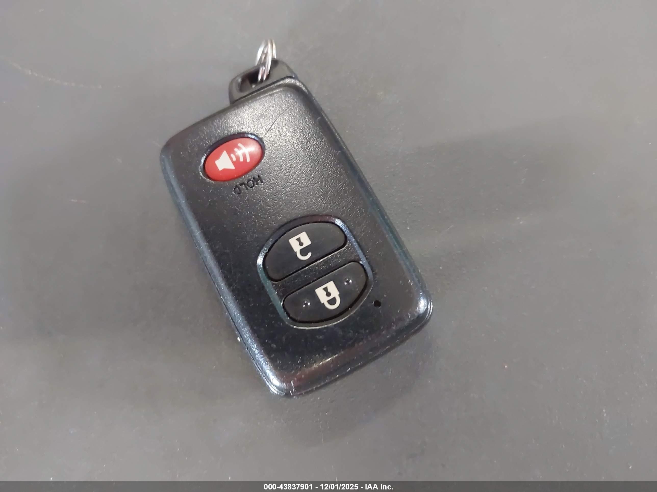 TOYOTA PRIUS image 11