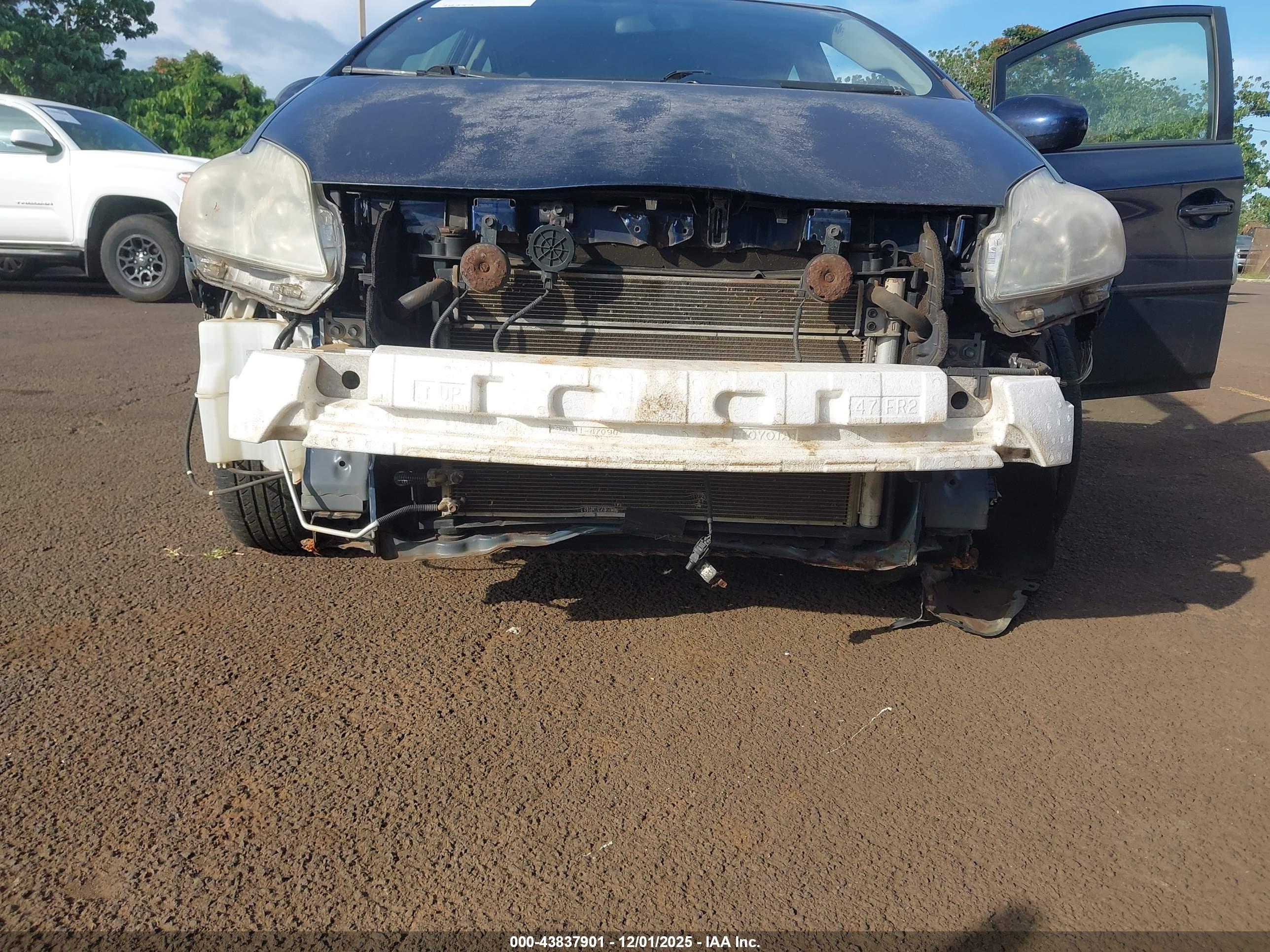 TOYOTA PRIUS image 6