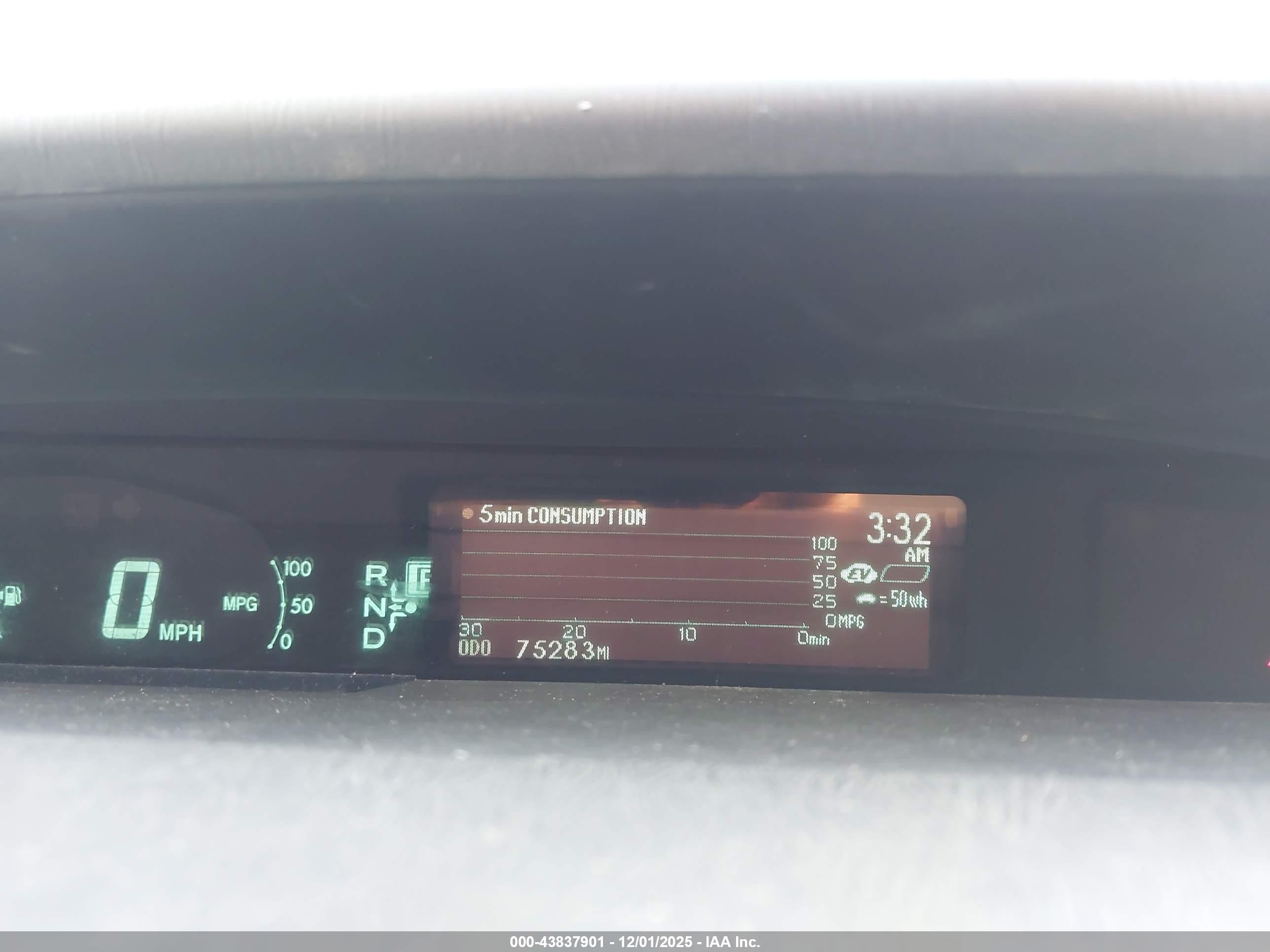 TOYOTA PRIUS image 7