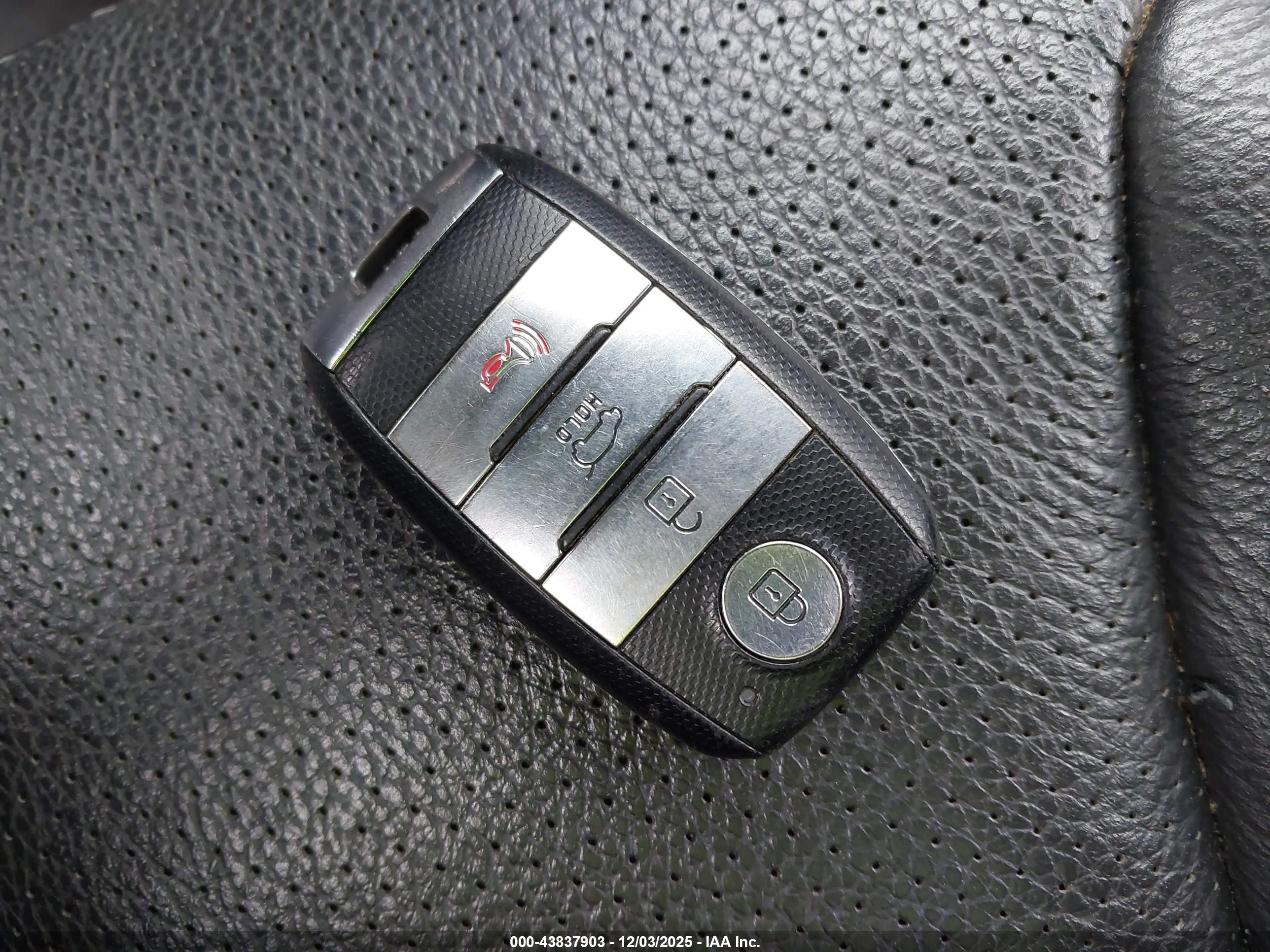 KIA SORENTO image 11