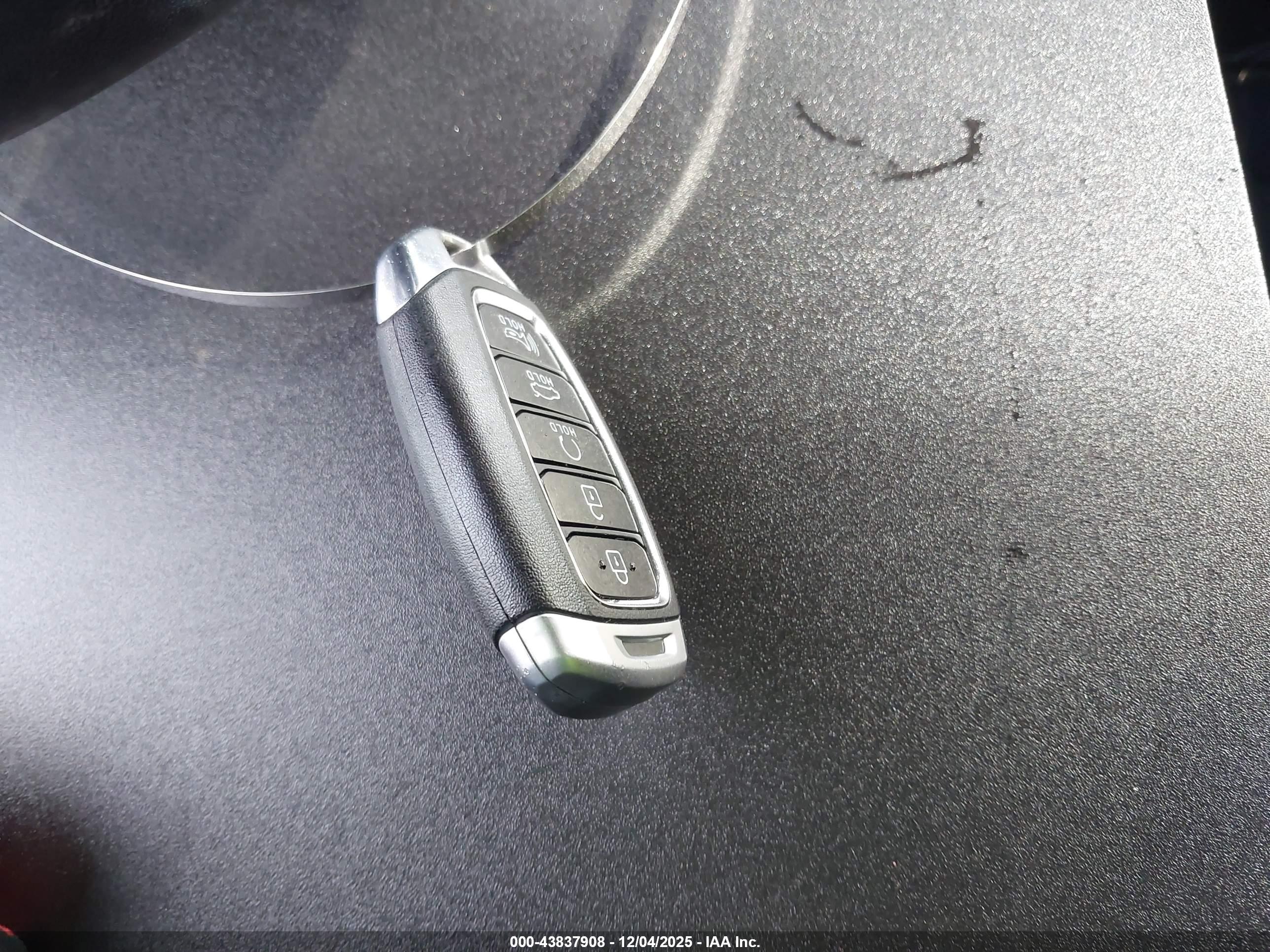 HYUNDAI ELANTRA image 11