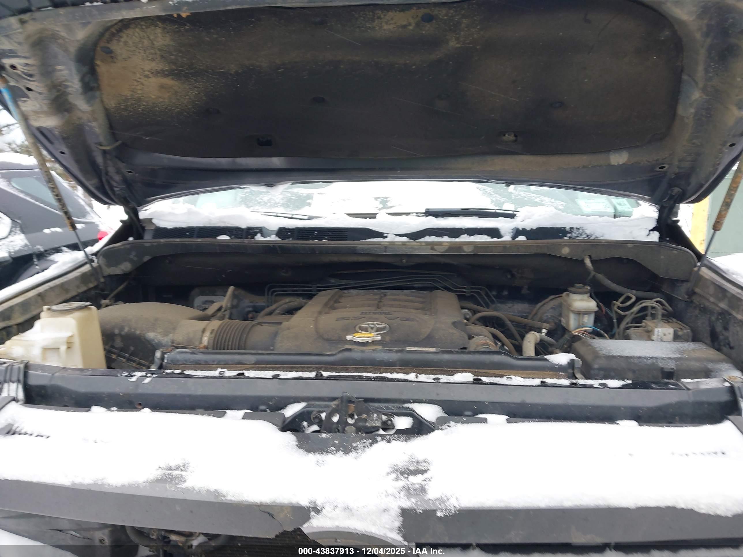 TOYOTA TUNDRA image 10