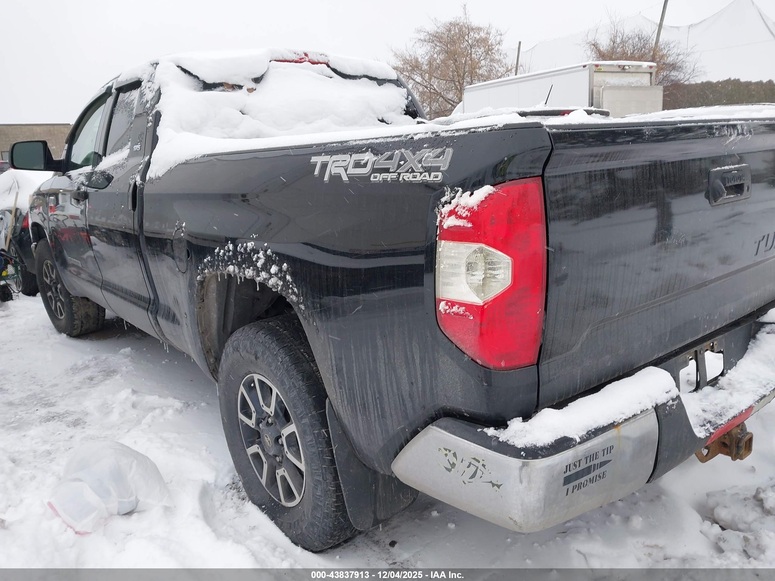 TOYOTA TUNDRA image 3