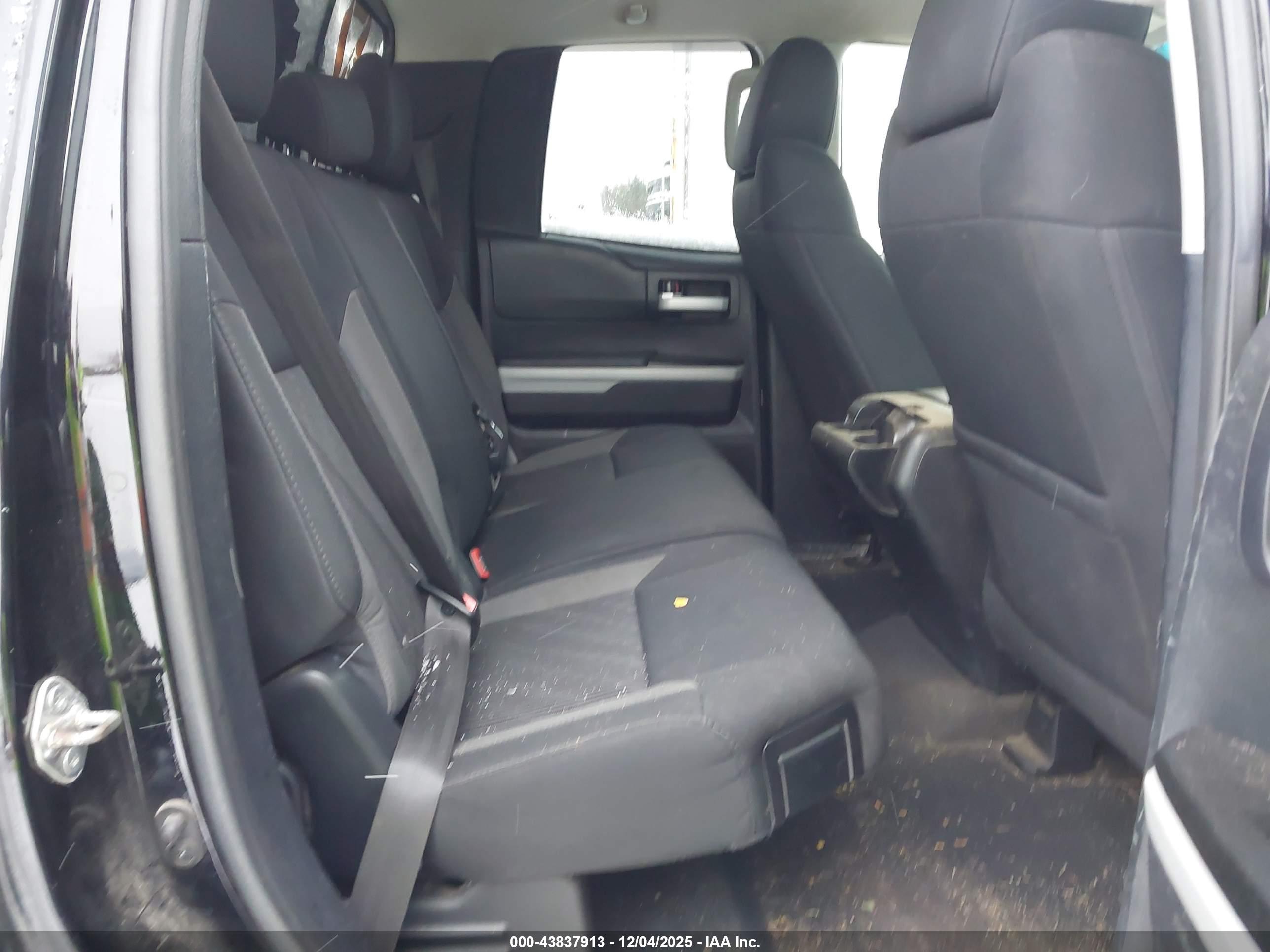 TOYOTA TUNDRA image 8