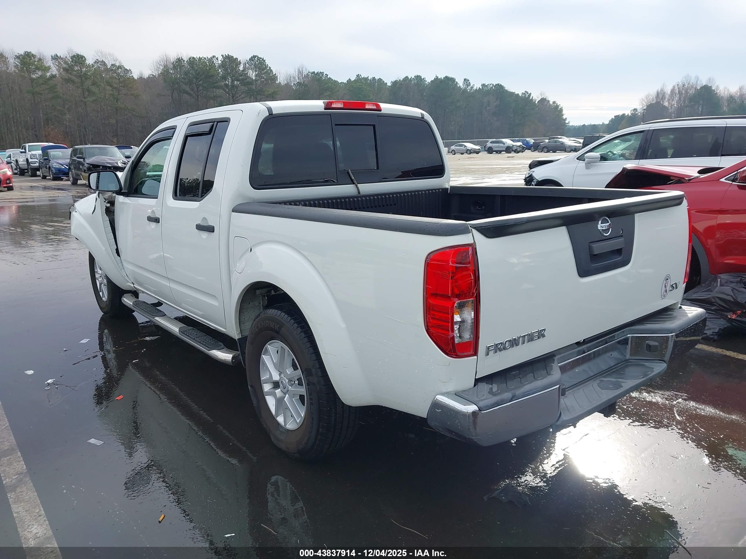 NISSAN FRONTIER image 3