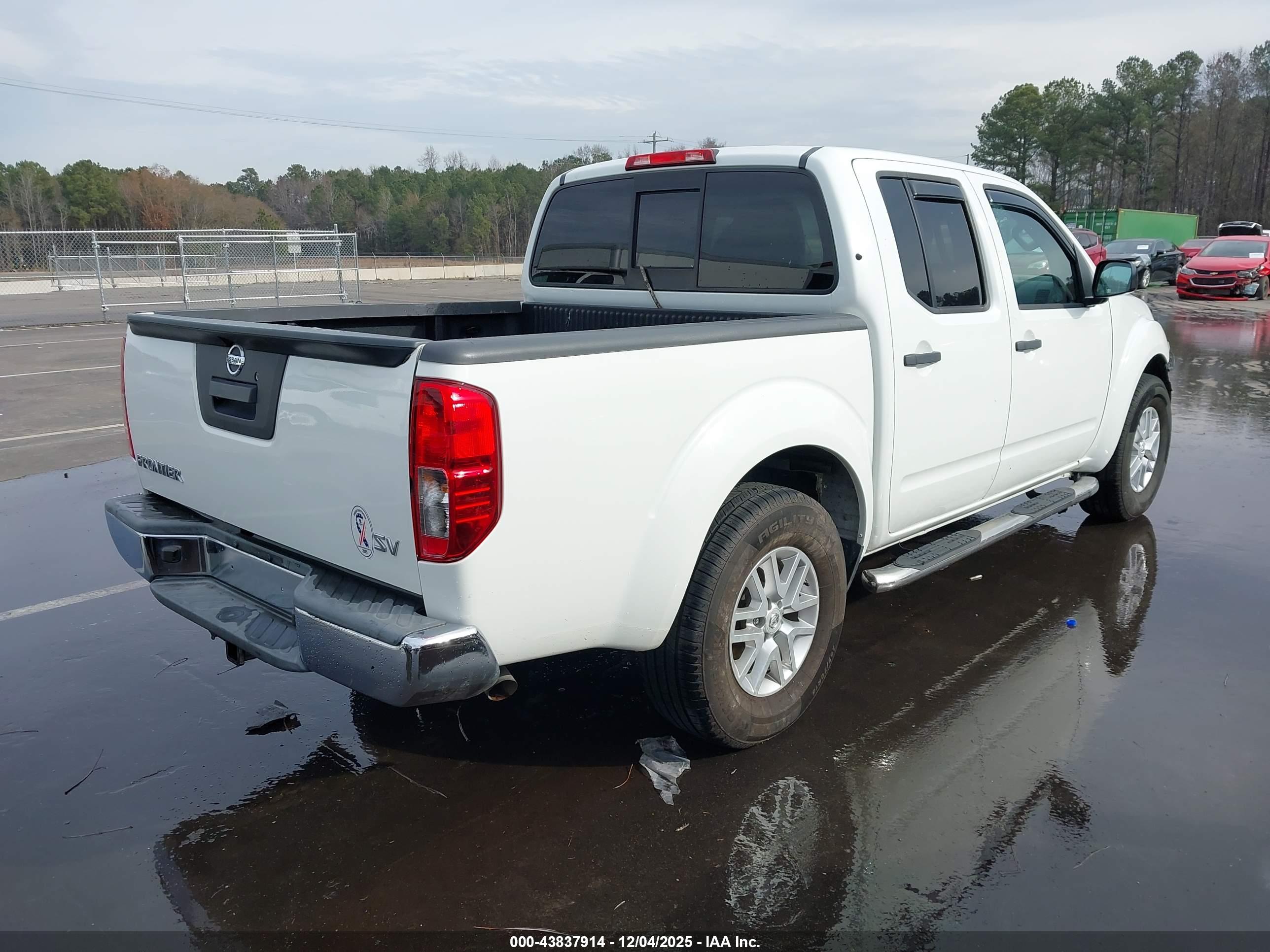 NISSAN FRONTIER image 4