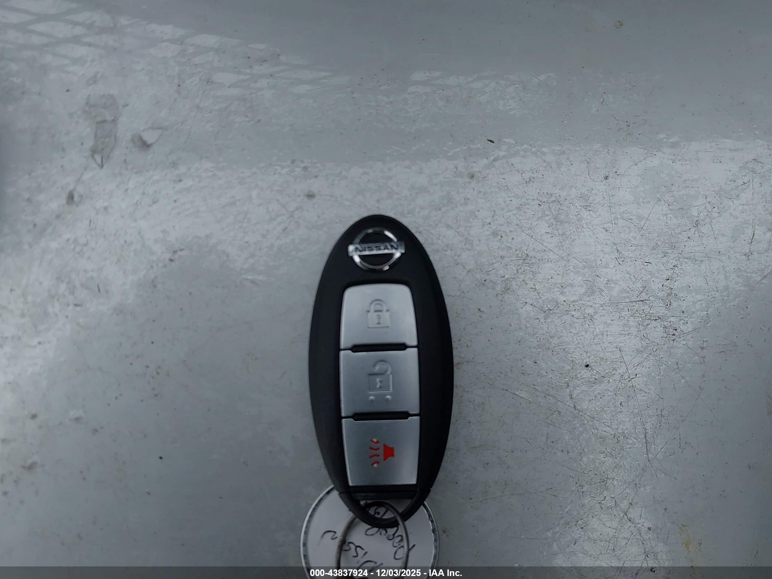 NISSAN ROGUE image 11