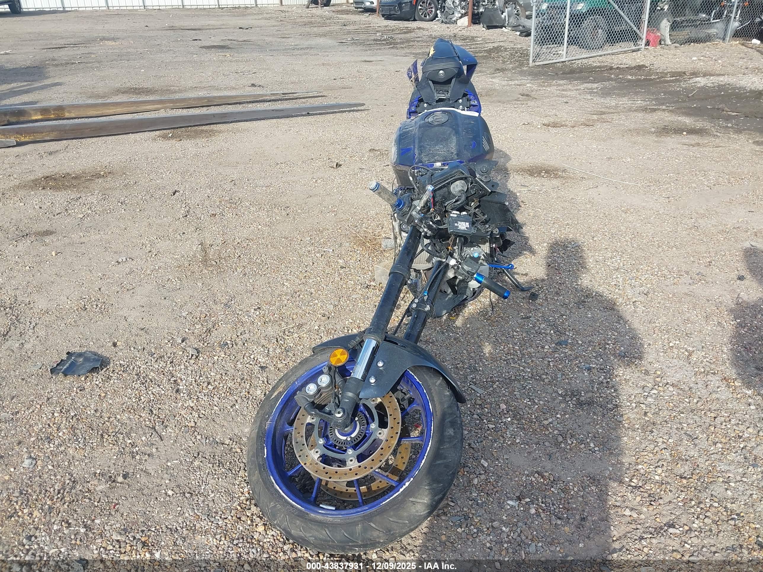 YAMAHA YZFR7 image 5