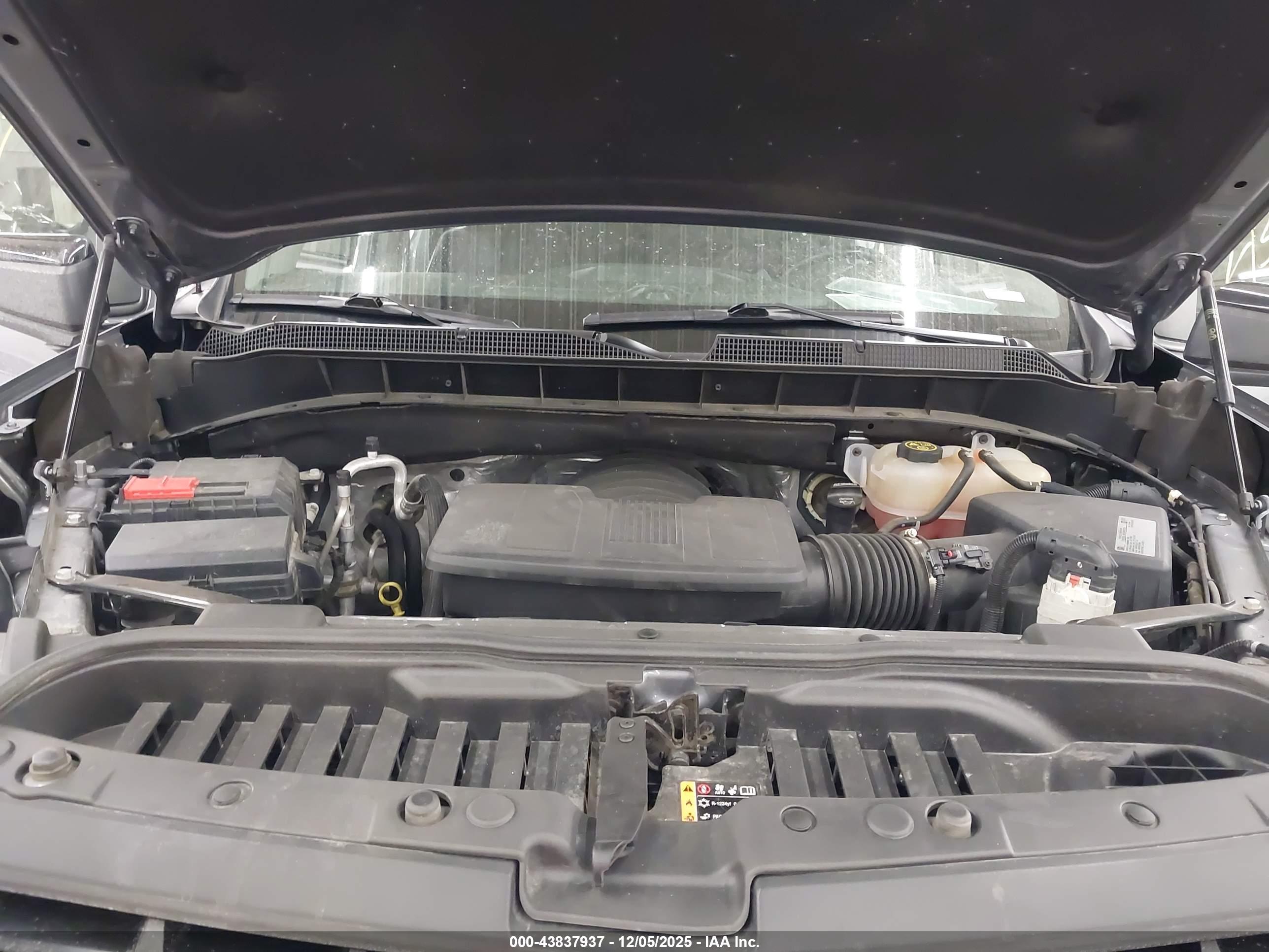 CHEVROLET SILVERADO image 10