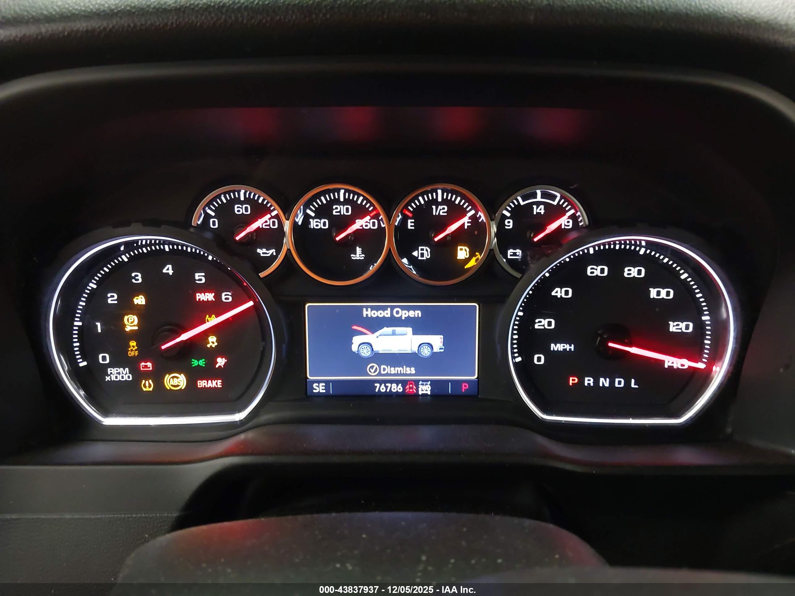CHEVROLET SILVERADO image 7