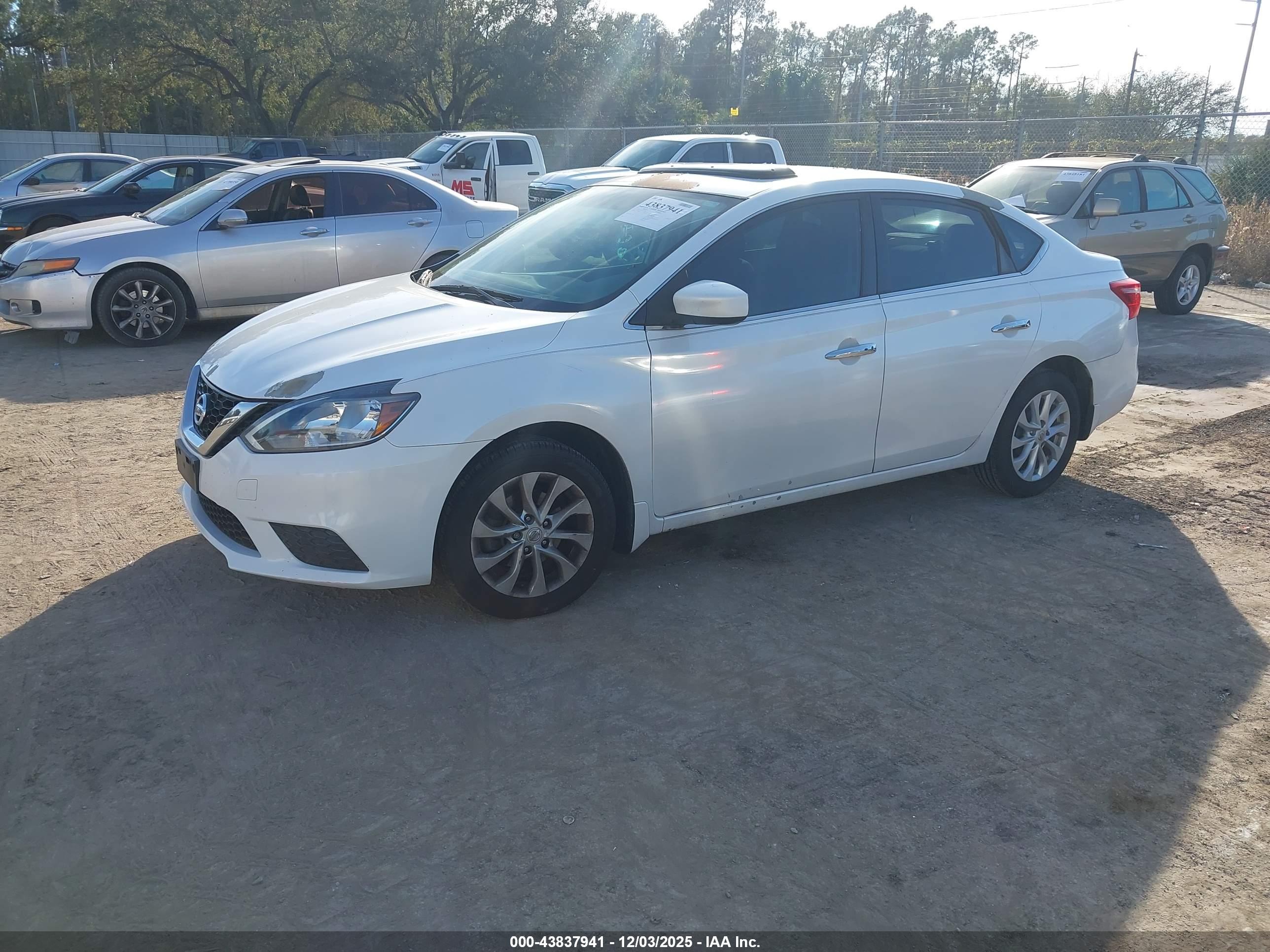 NISSAN SENTRA image 2