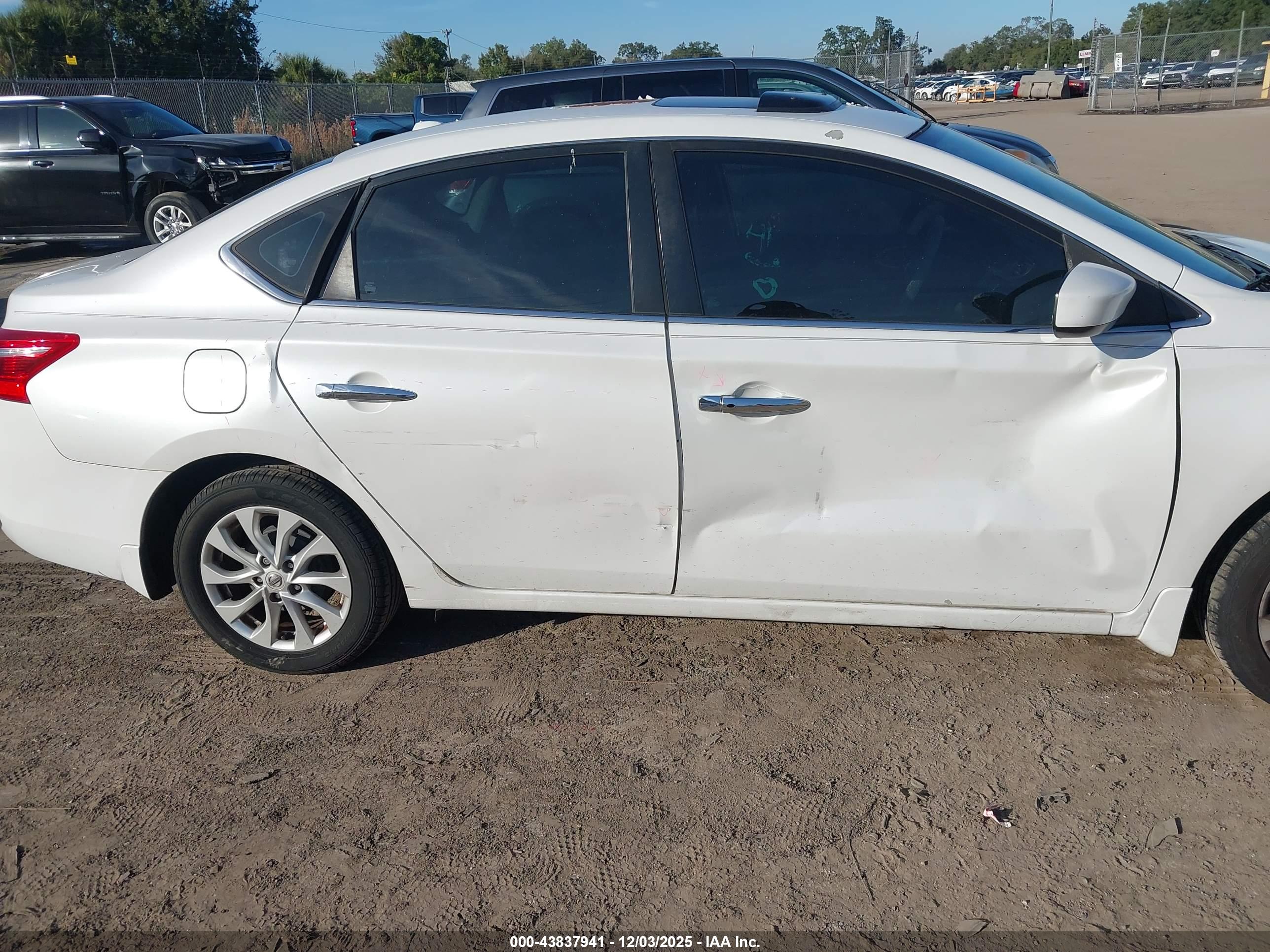 NISSAN SENTRA image 6