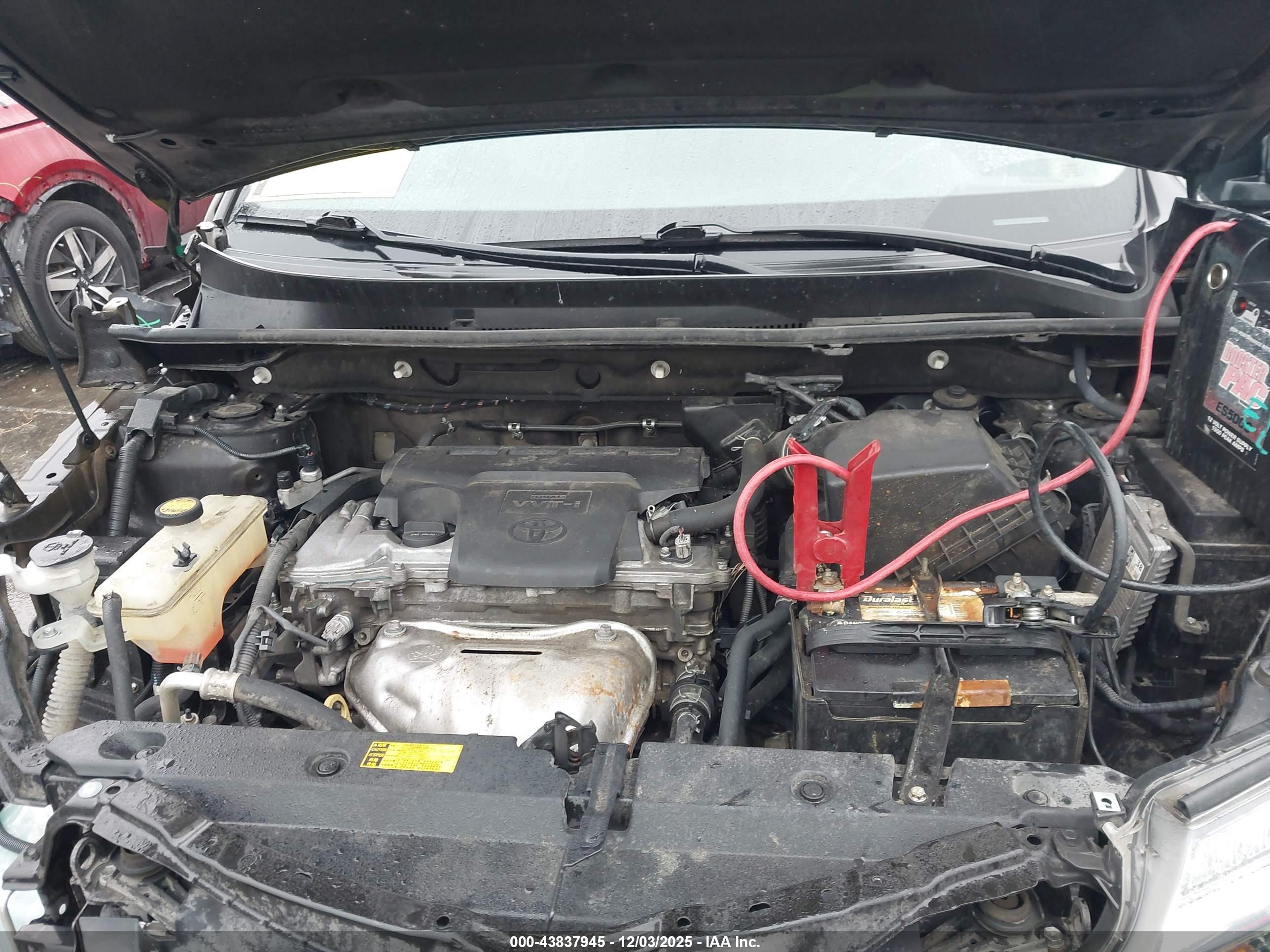 TOYOTA RAV4 image 10