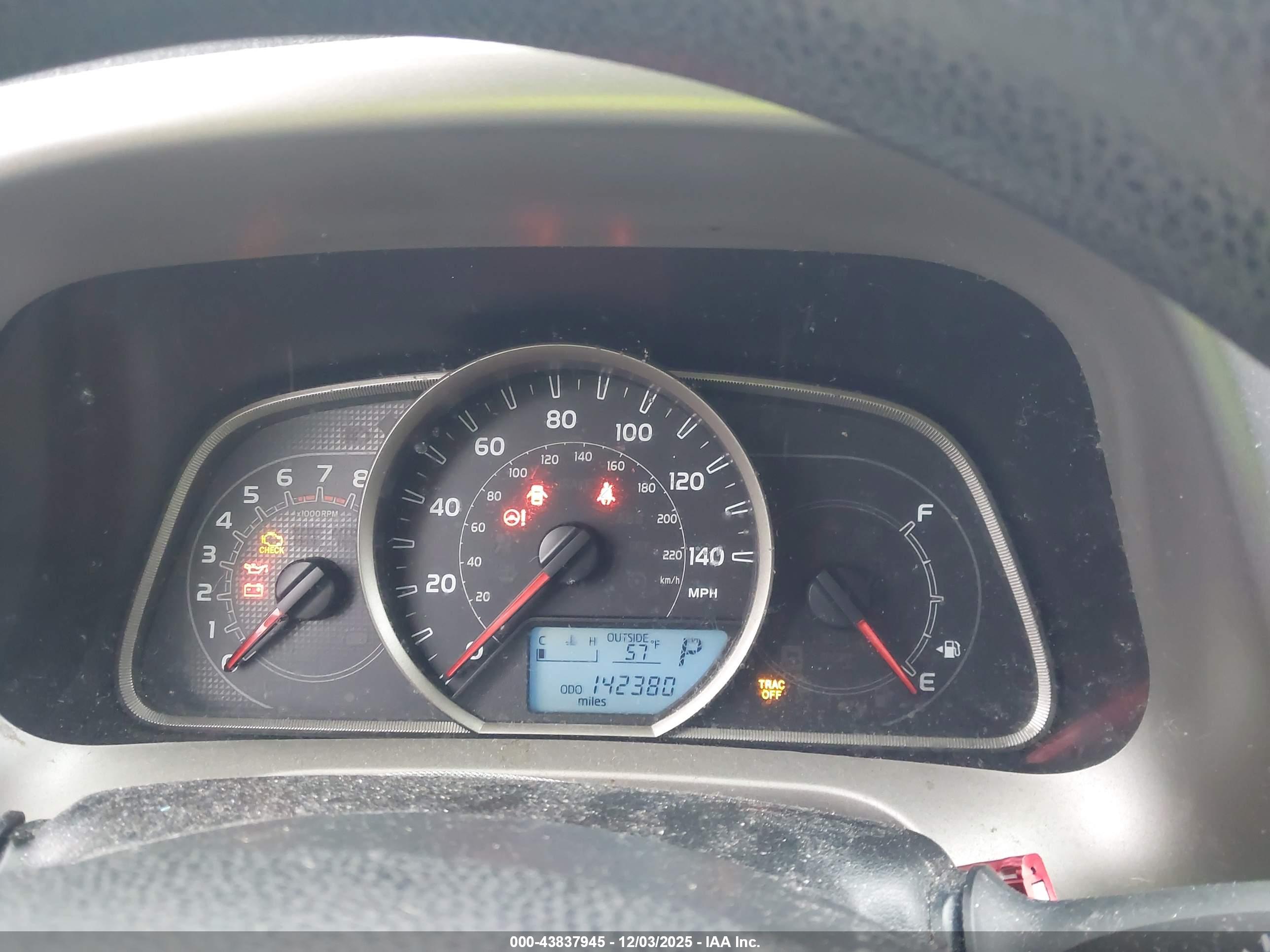 TOYOTA RAV4 image 7