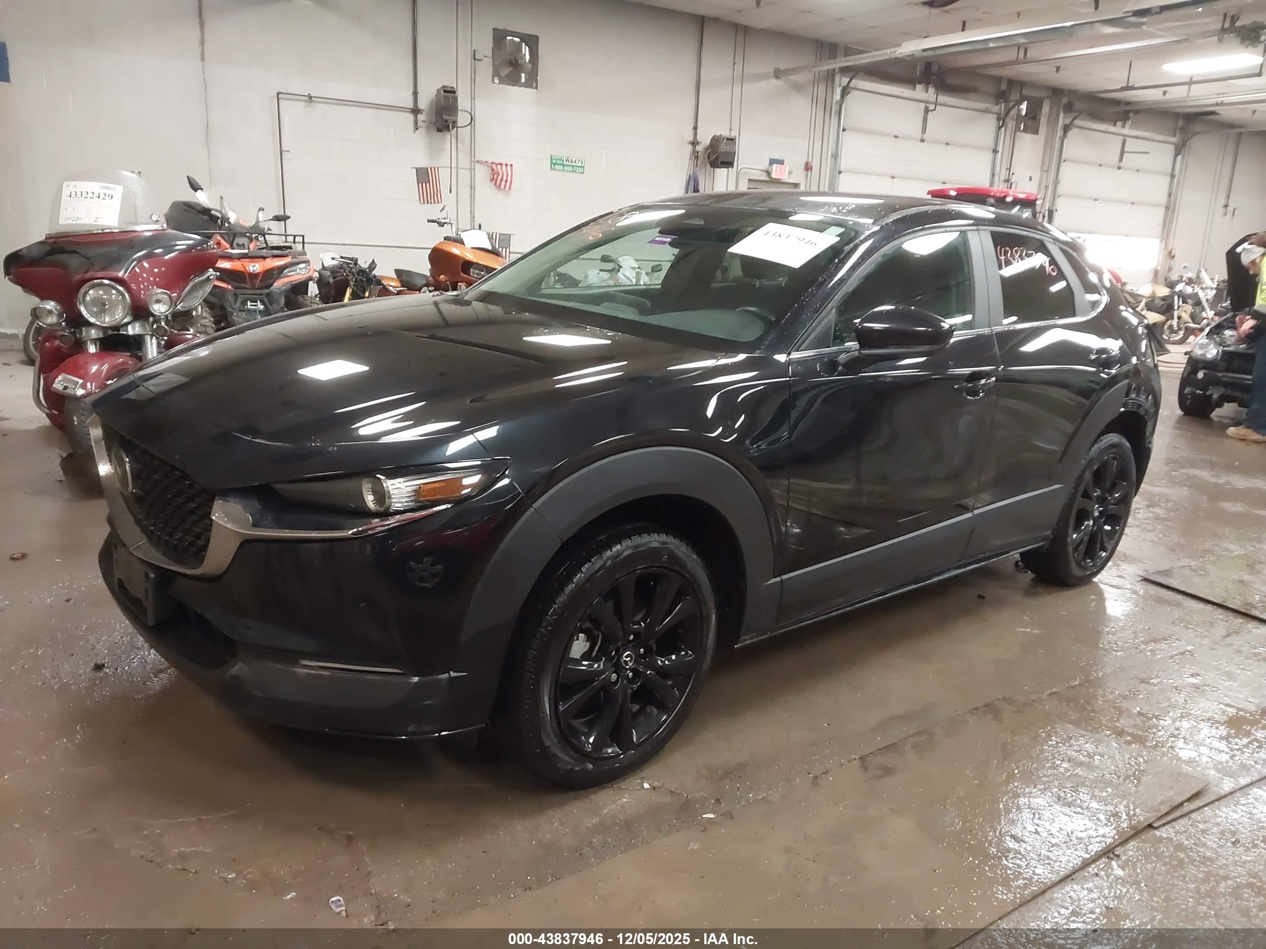 MAZDA CX-30 image 2