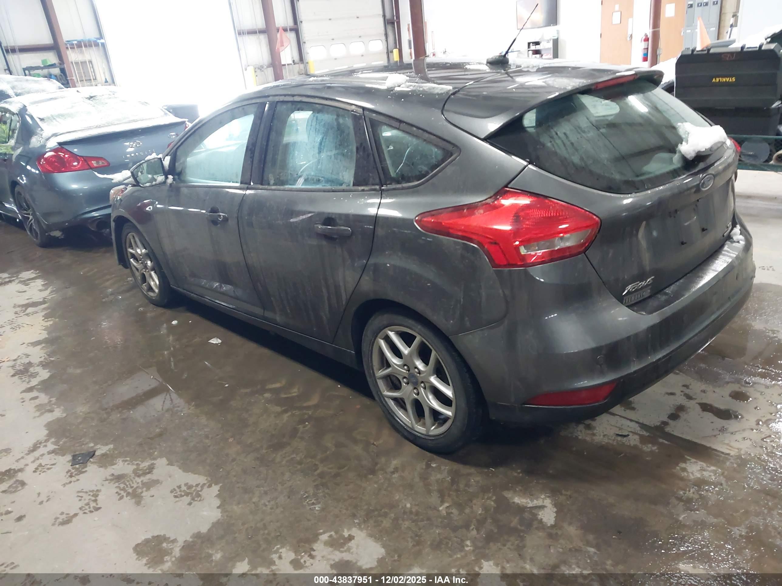 FORD FOCUS image 3