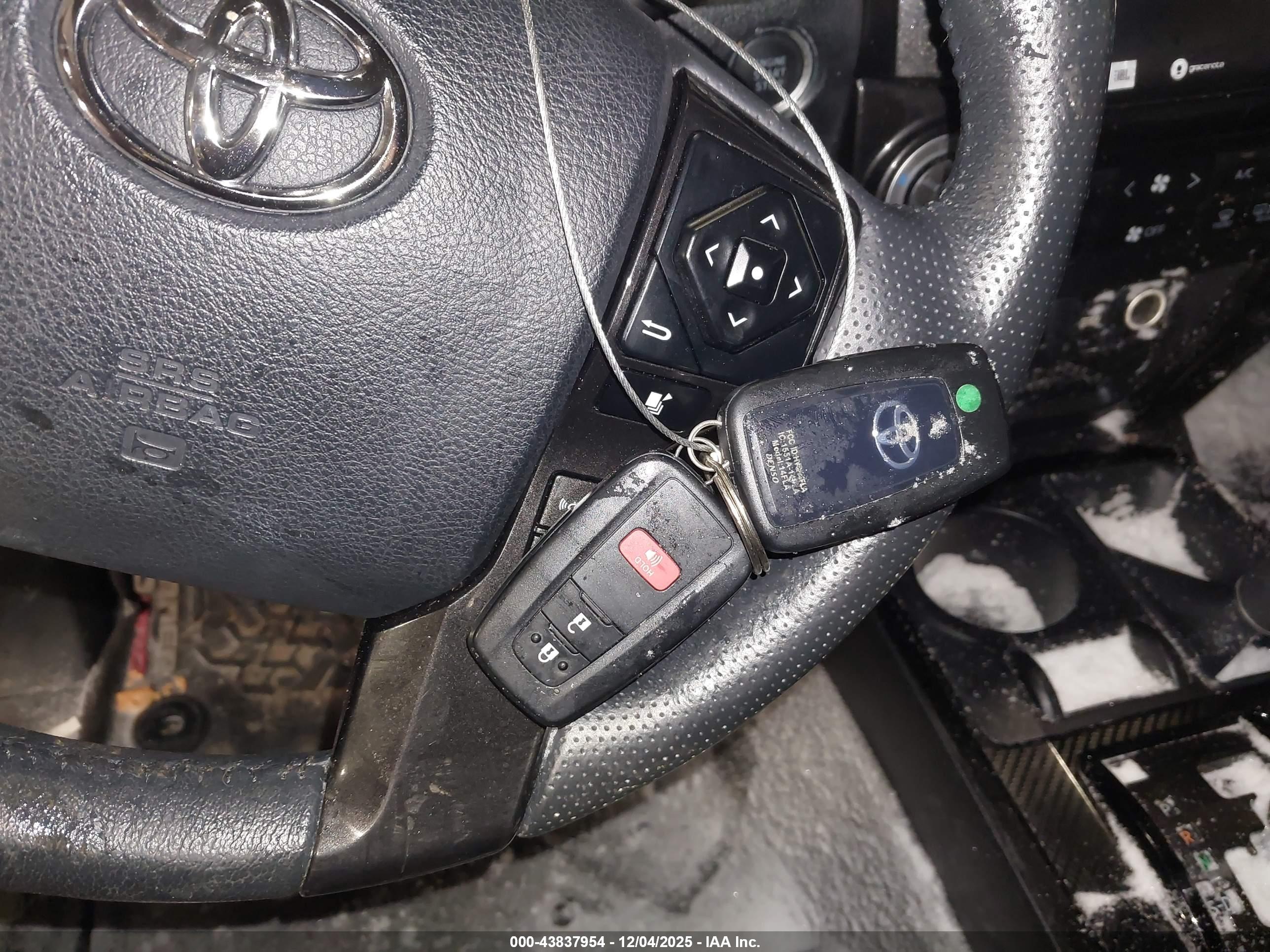 TOYOTA 4RUNNER image 11