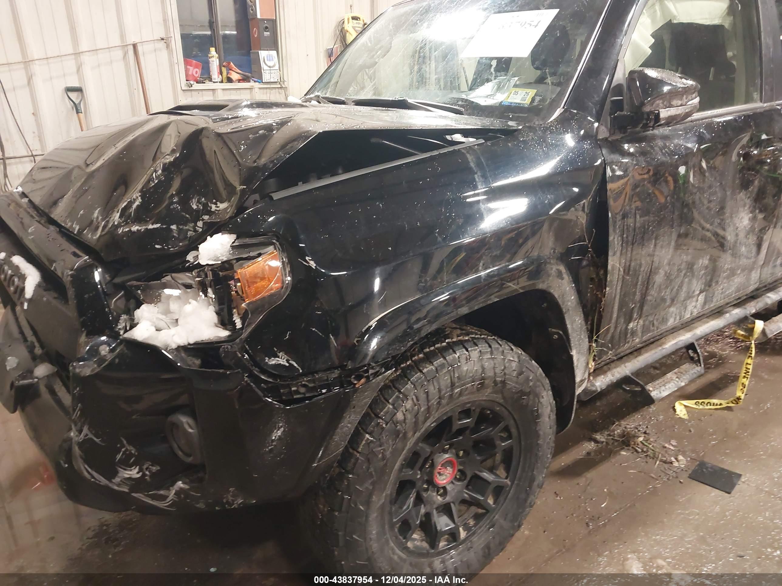 TOYOTA 4RUNNER image 6