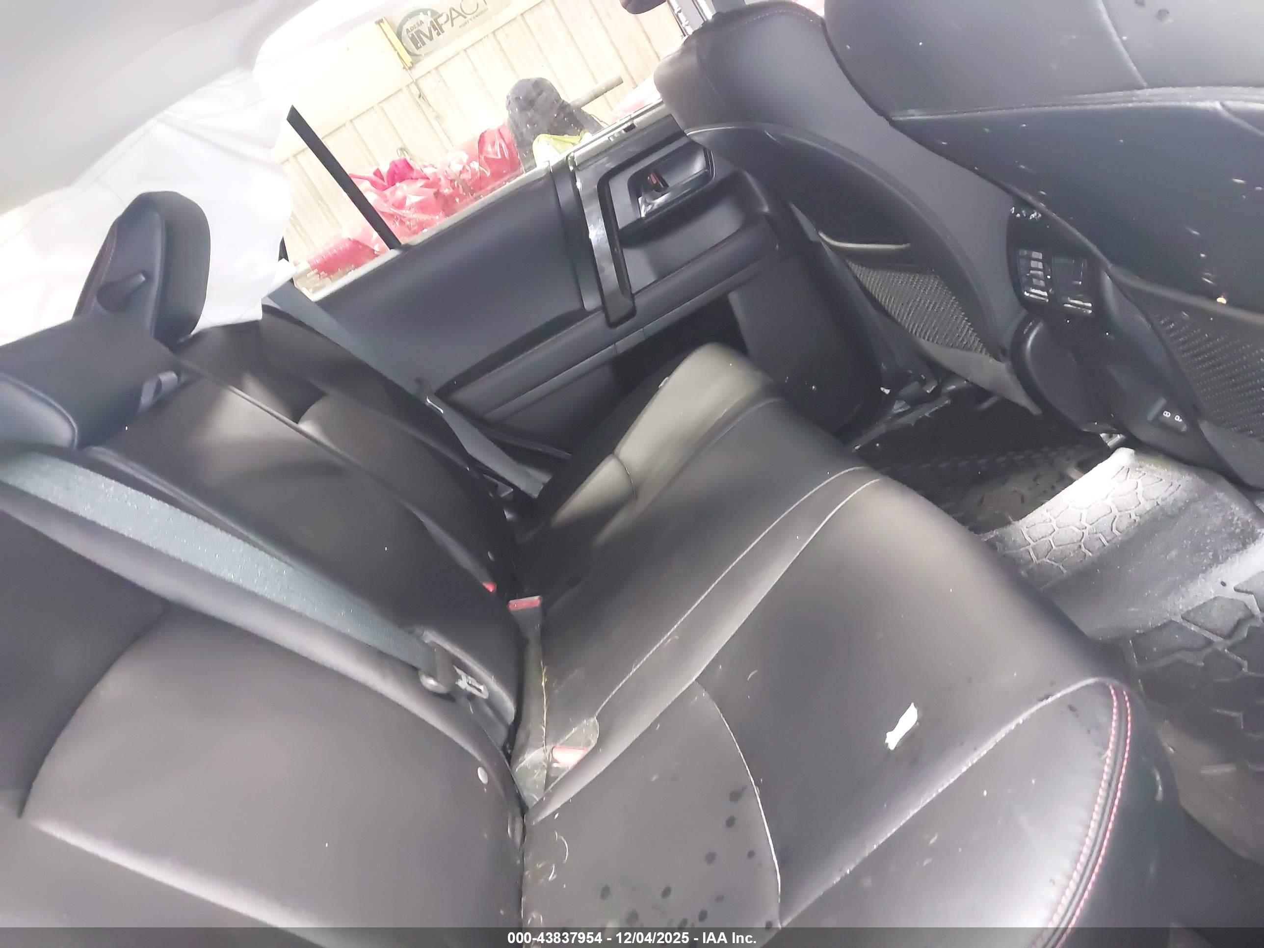 TOYOTA 4RUNNER image 8