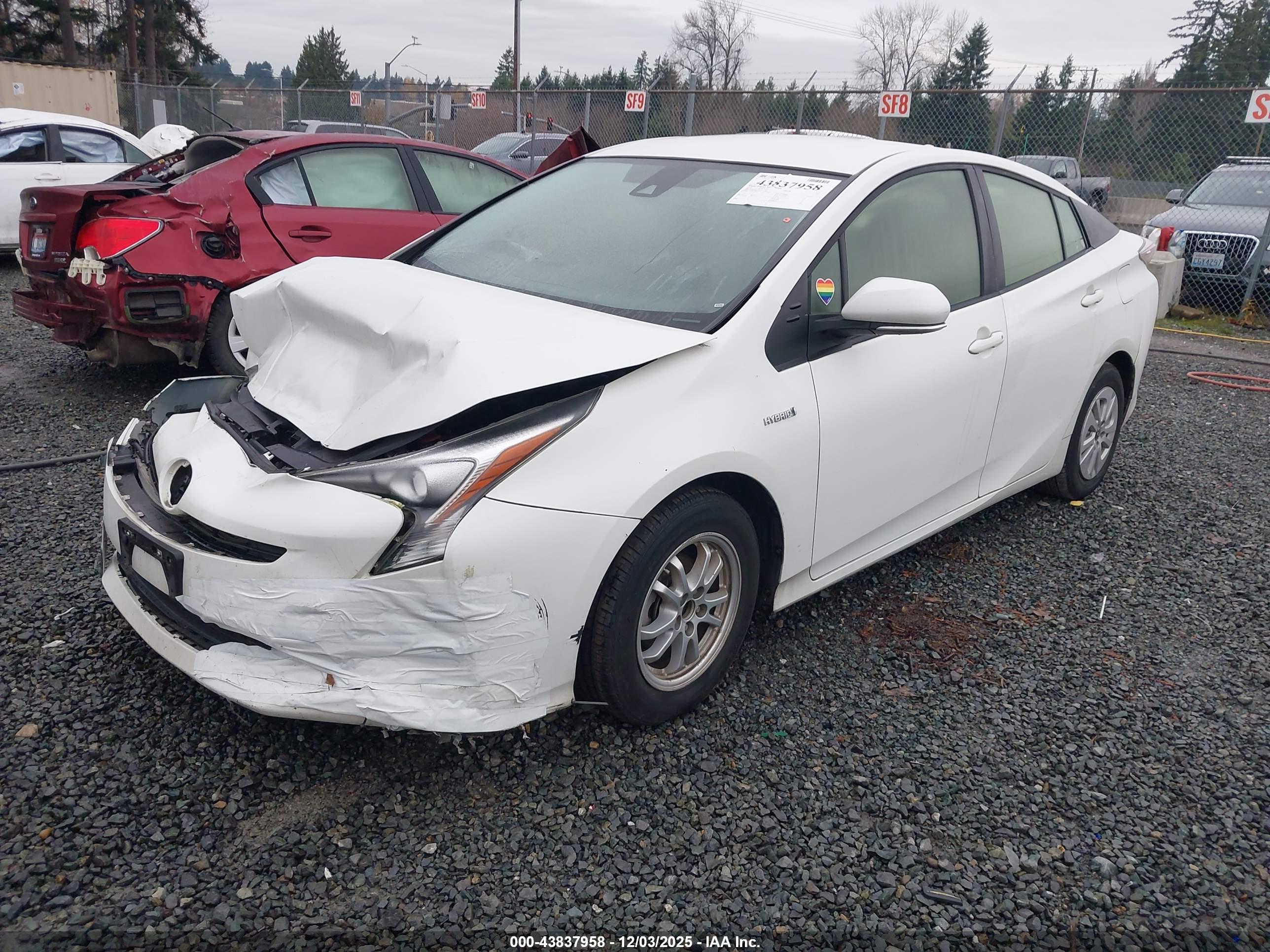 TOYOTA PRIUS image 2