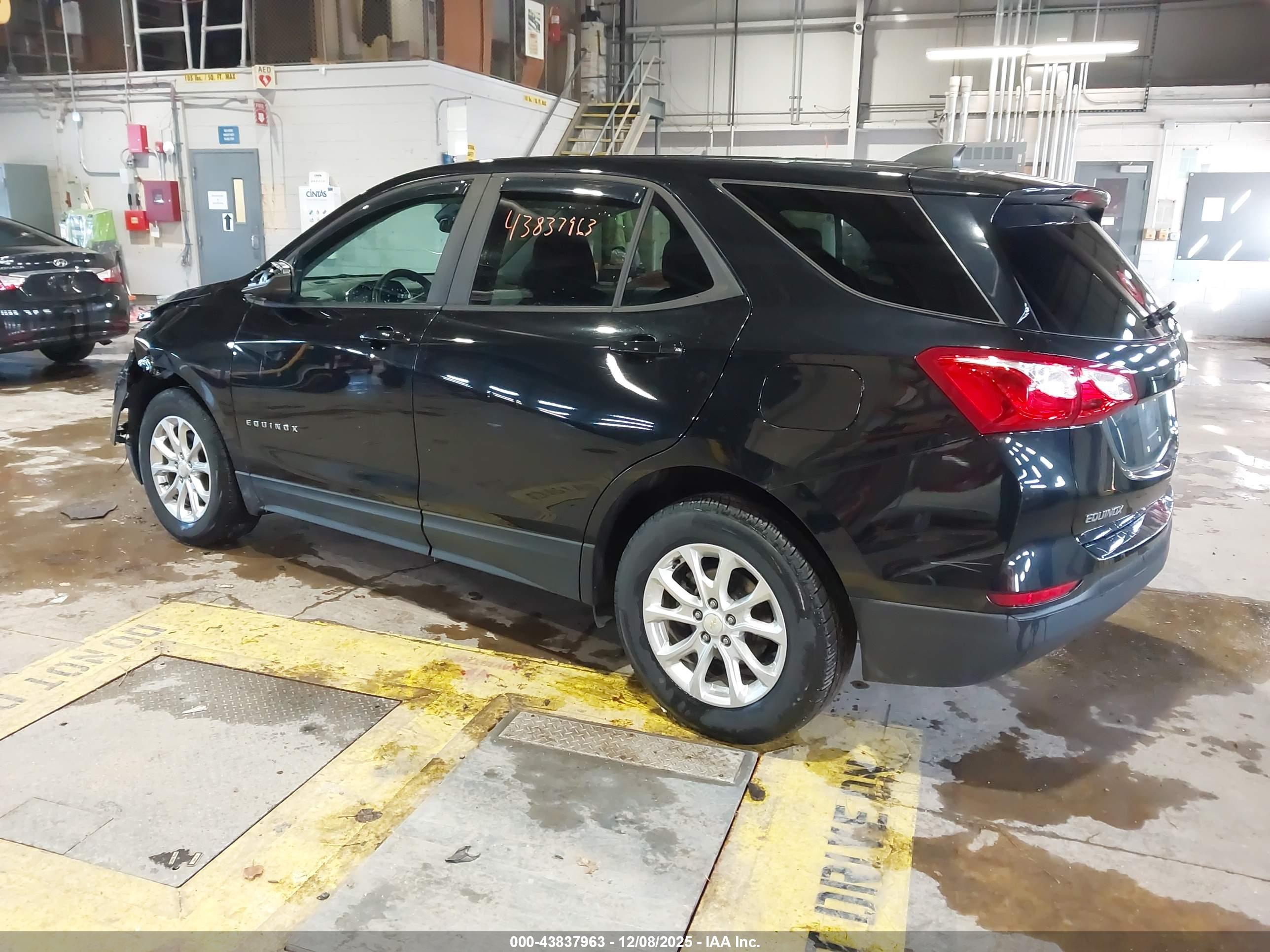 CHEVROLET EQUINOX image 3