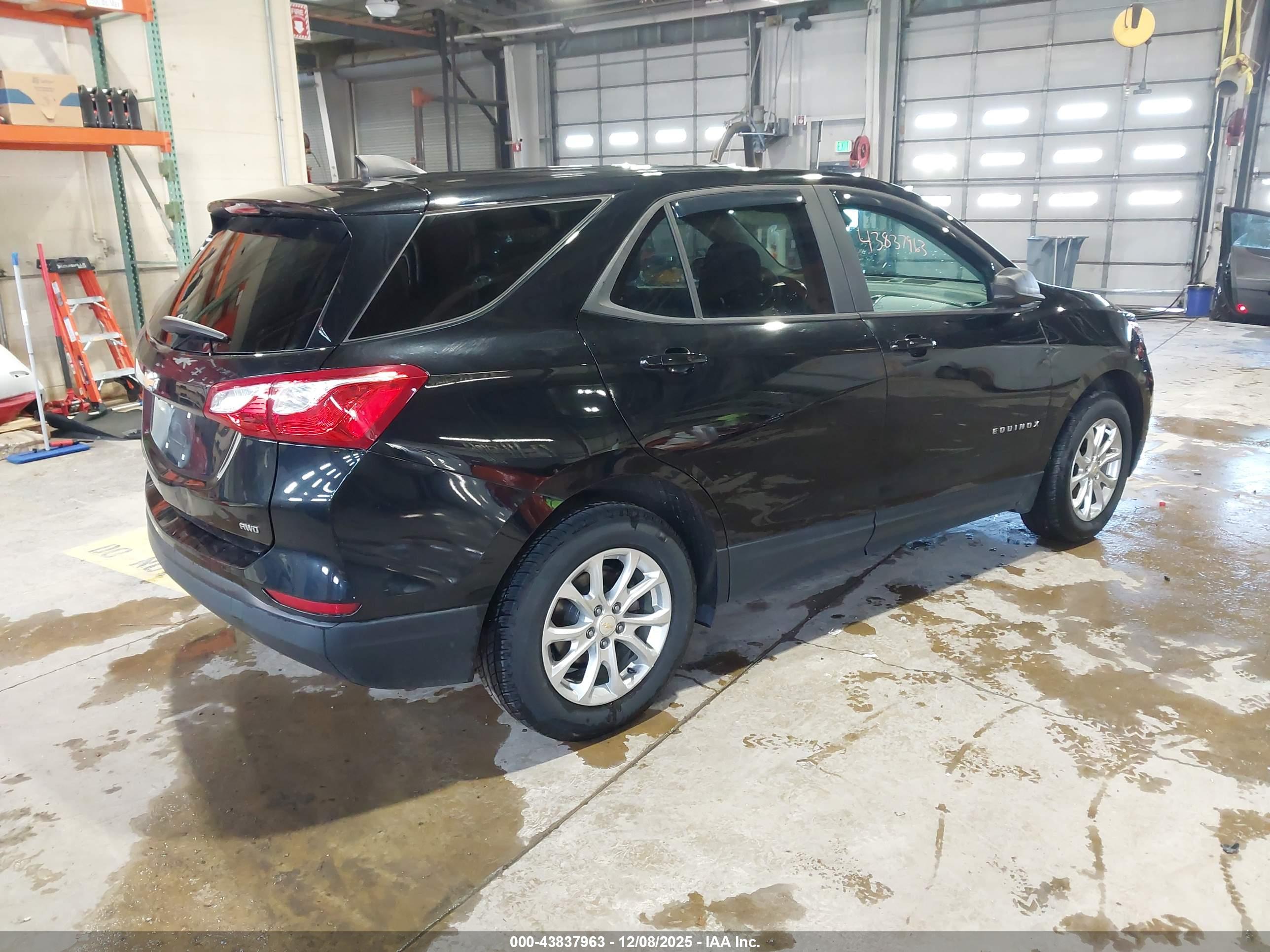 CHEVROLET EQUINOX image 4