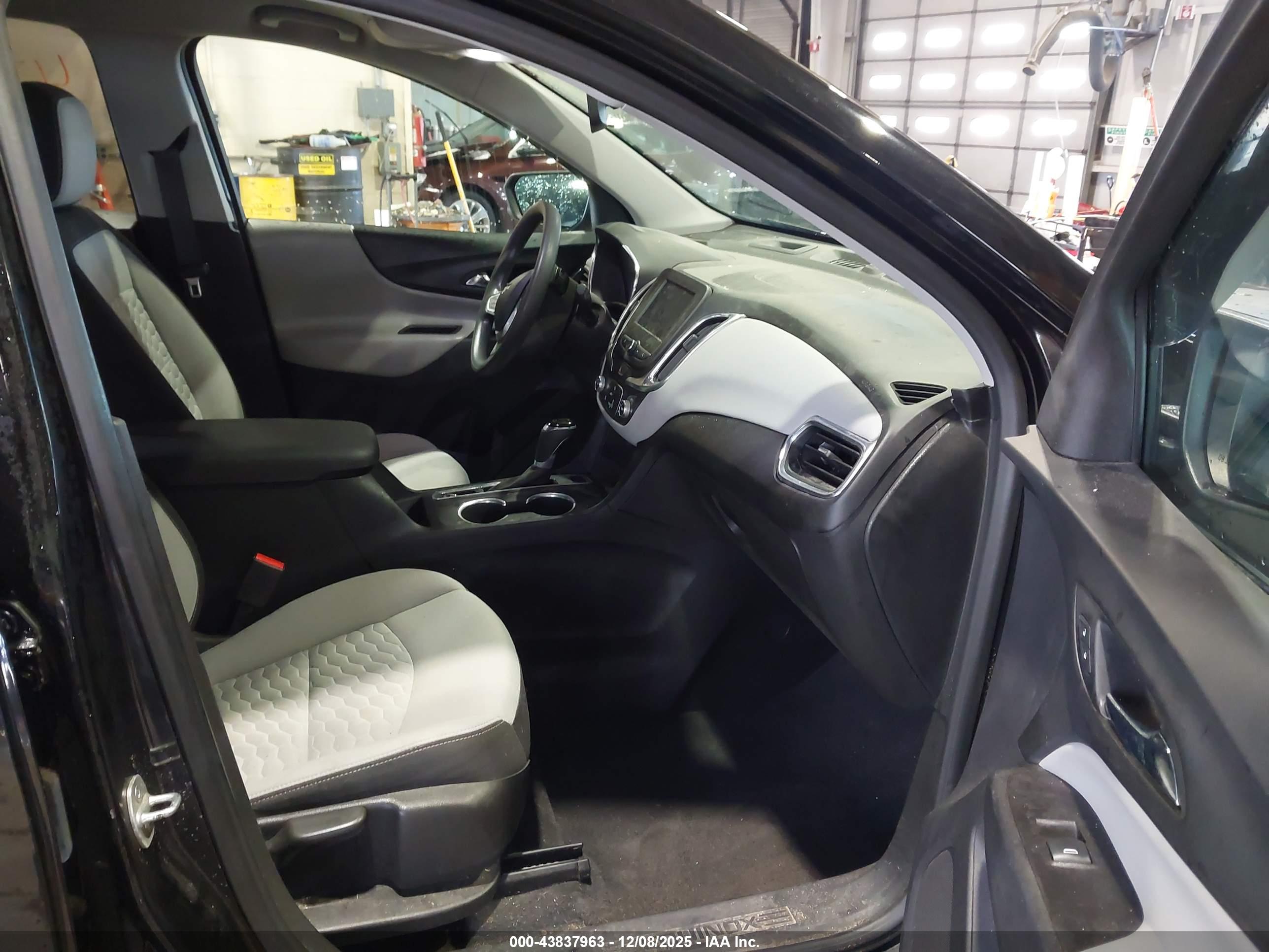 CHEVROLET EQUINOX image 5