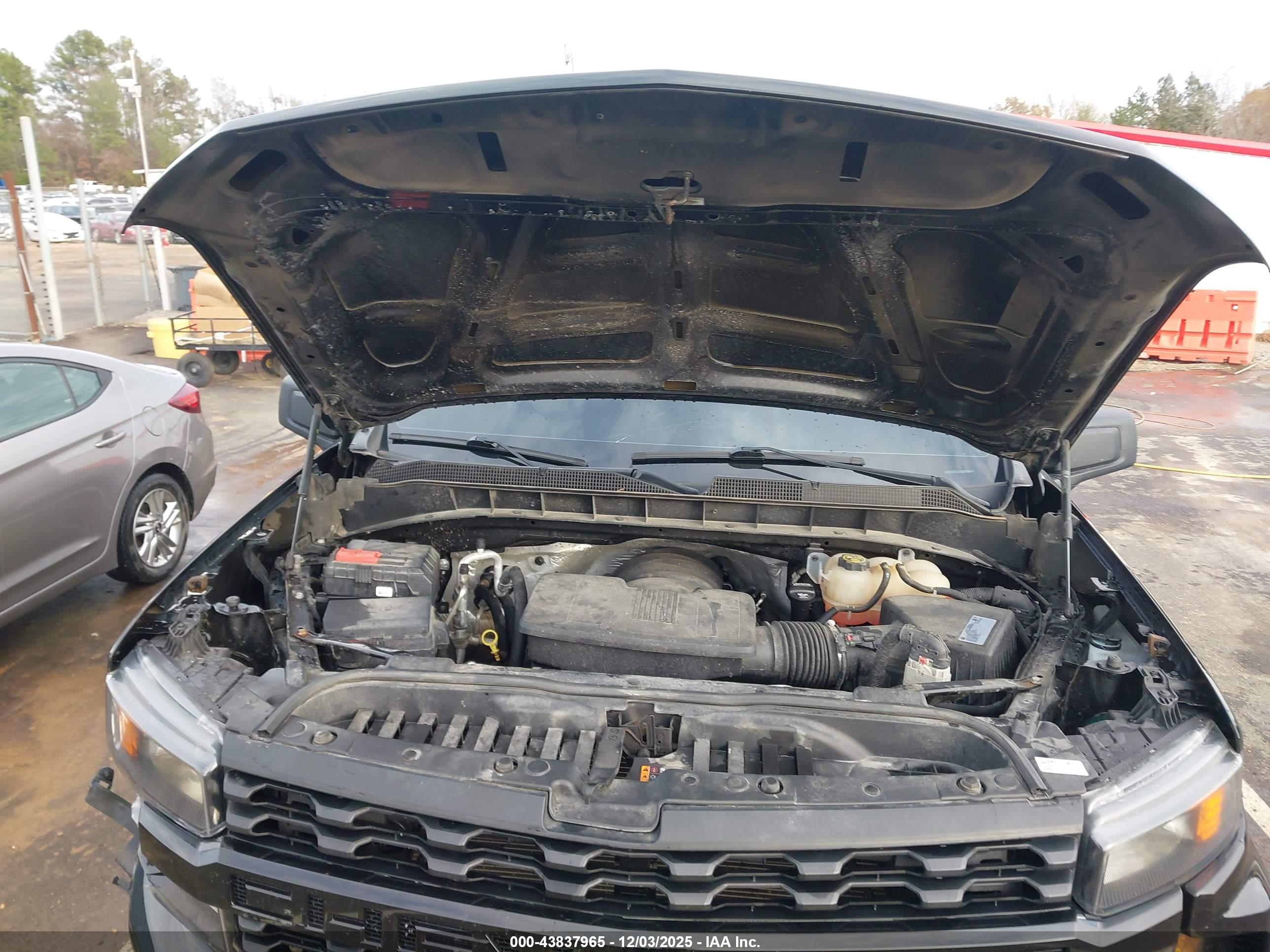CHEVROLET SILVERADO image 10