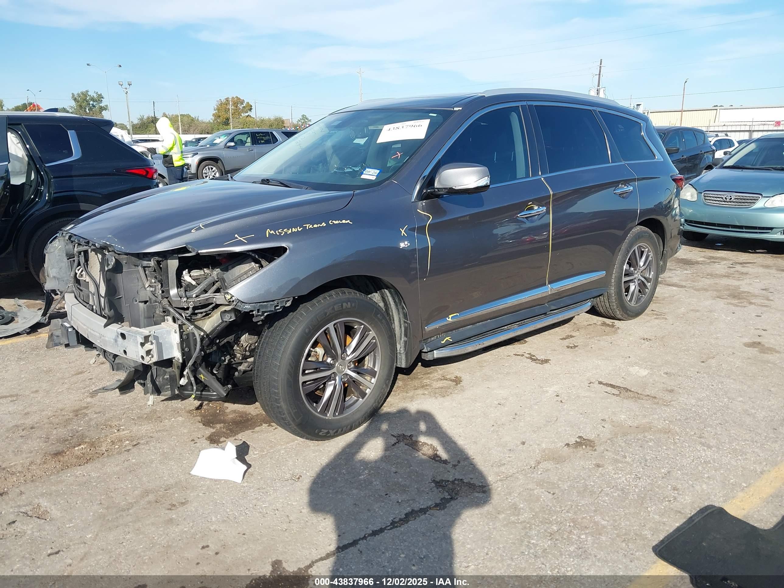 INFINITI QX60 image 2