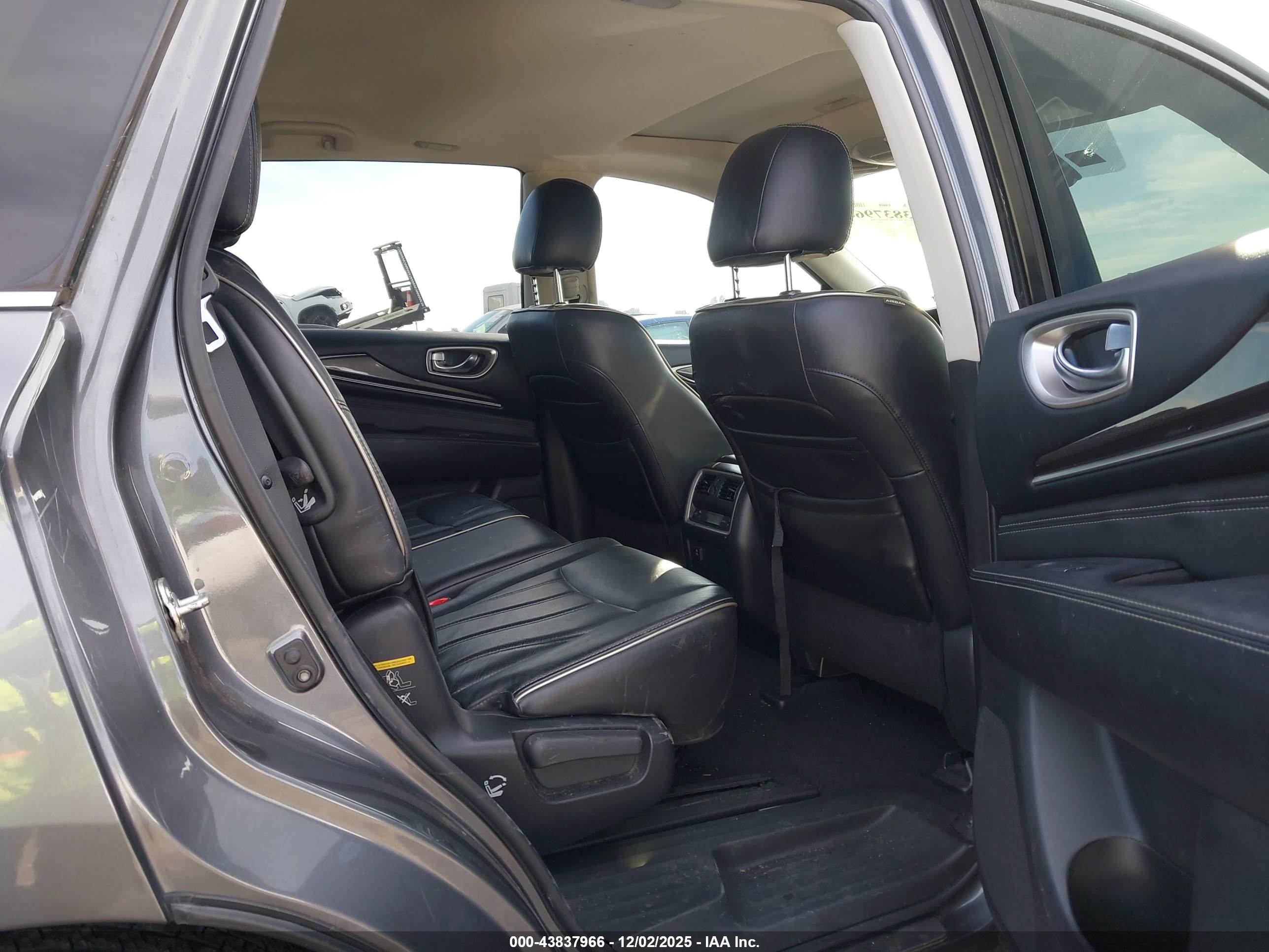INFINITI QX60 image 8