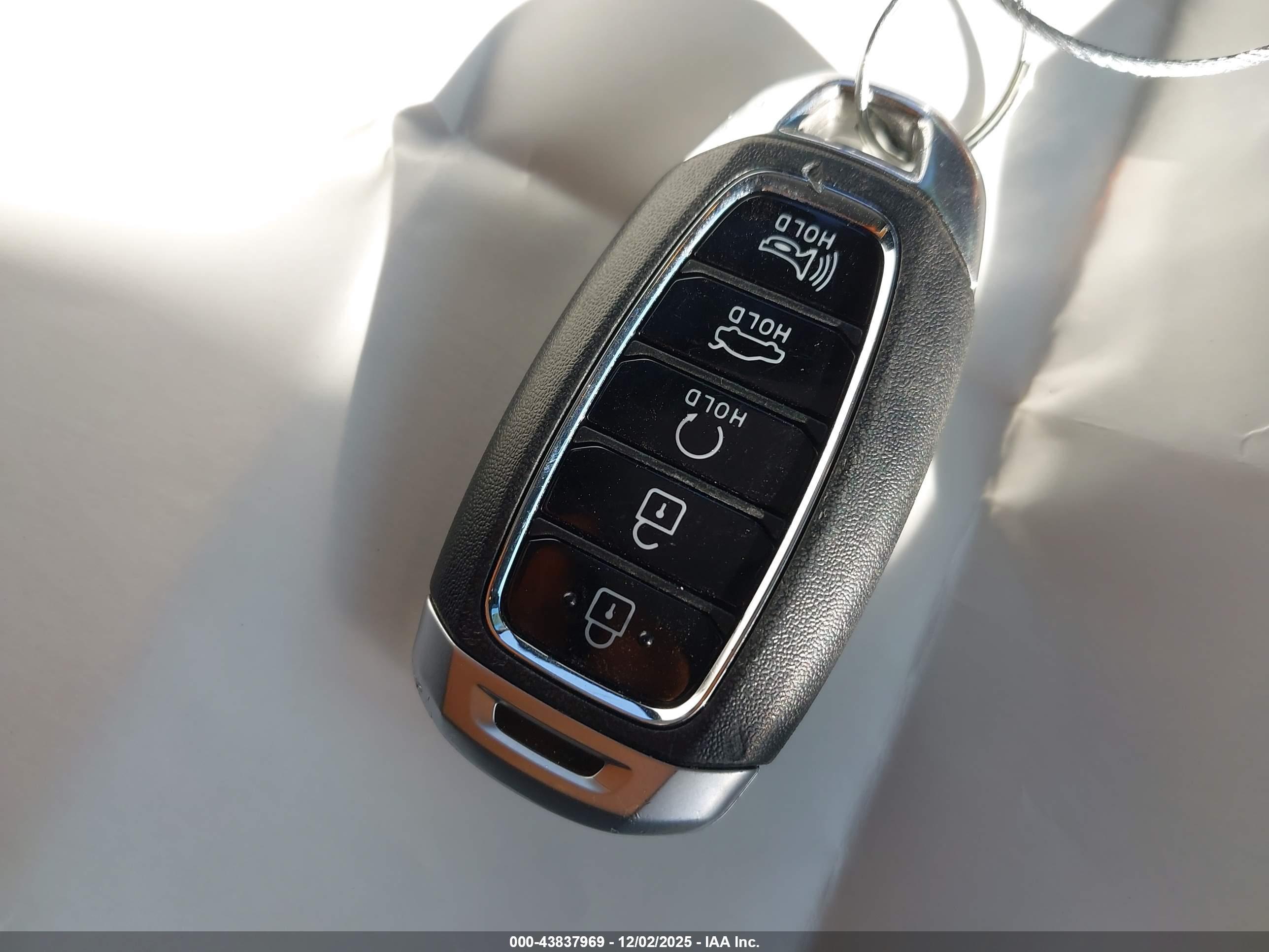HYUNDAI ELANTRA image 11