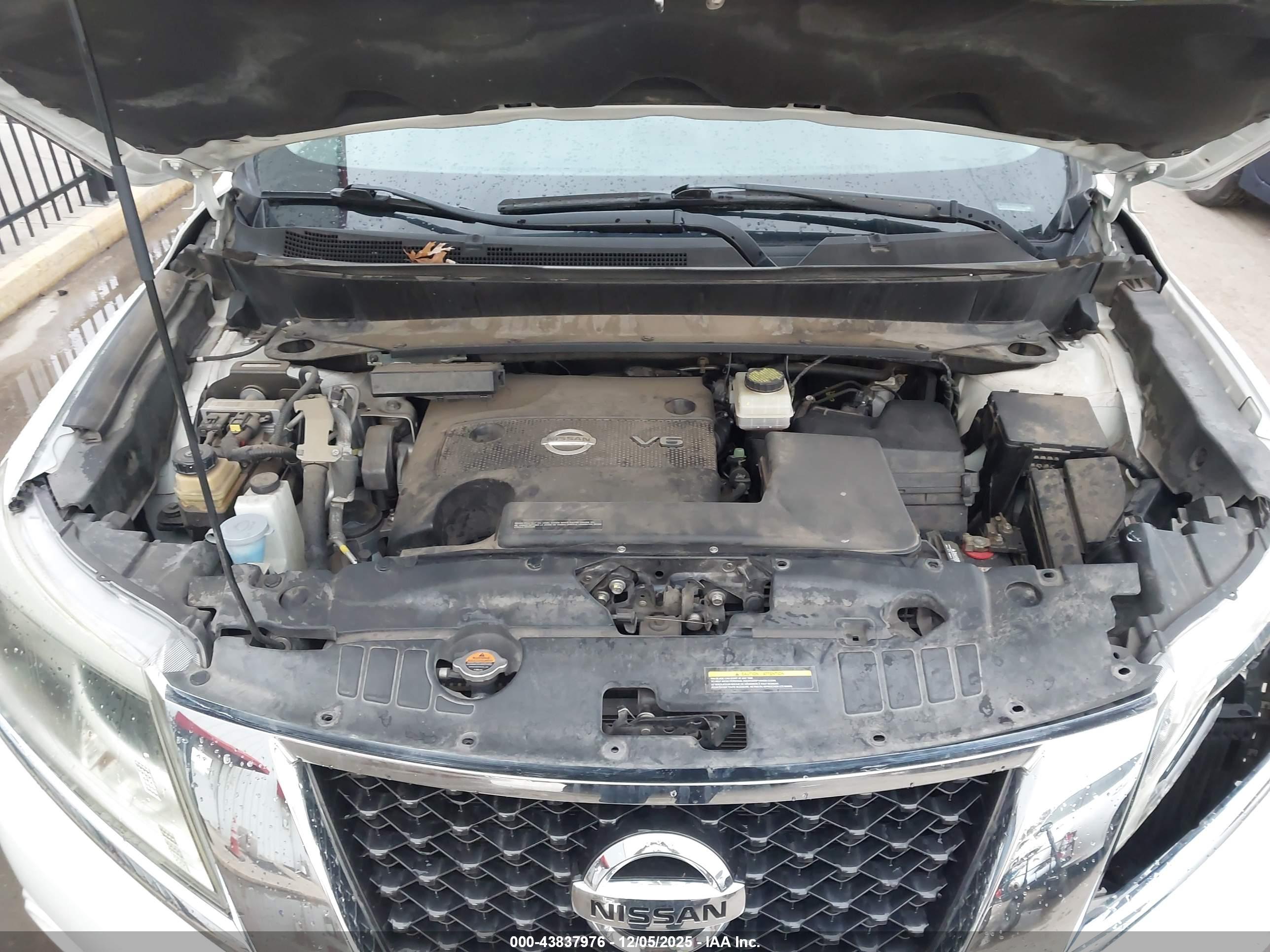 NISSAN PATHFINDER image 10