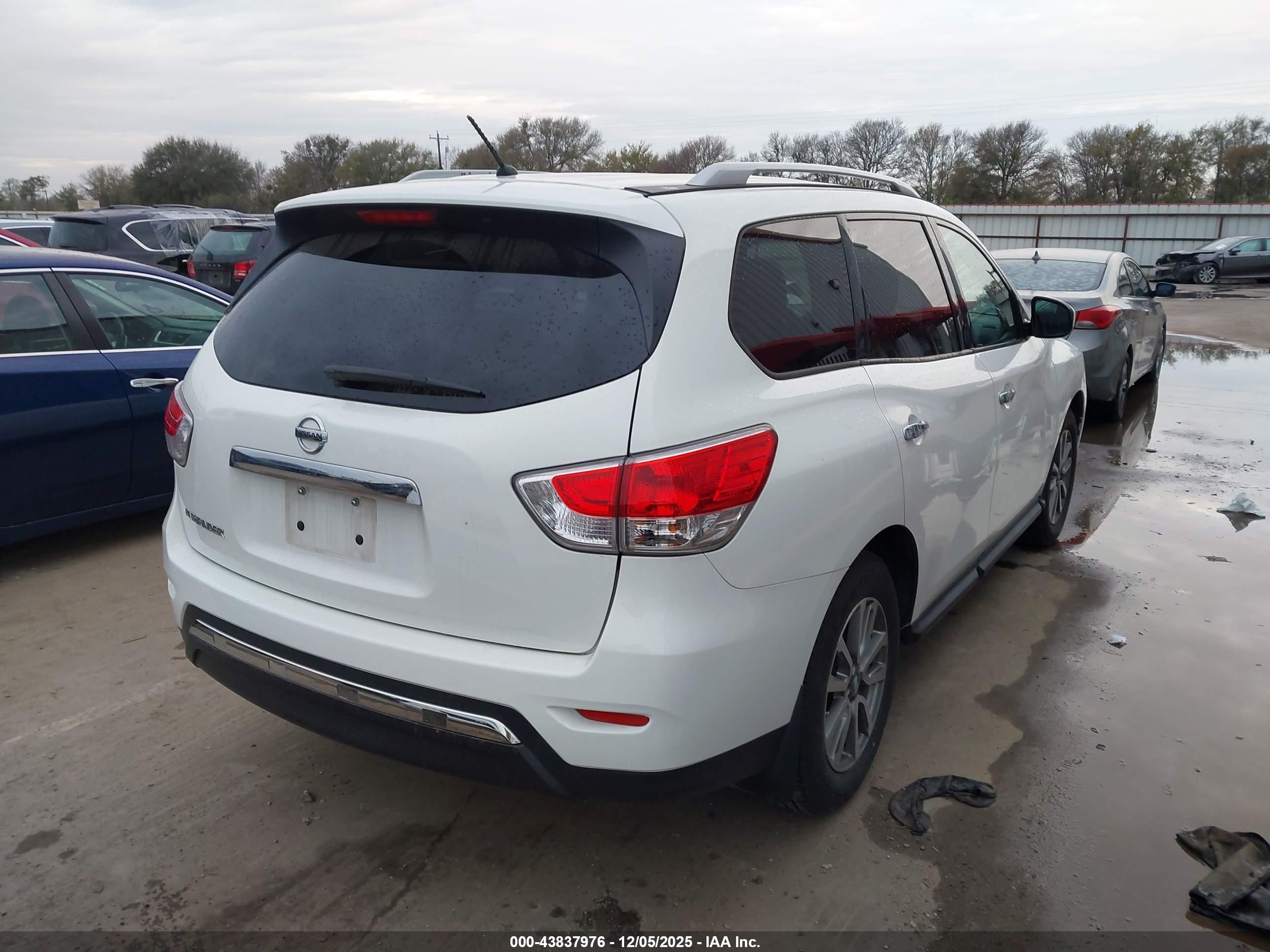 NISSAN PATHFINDER image 4