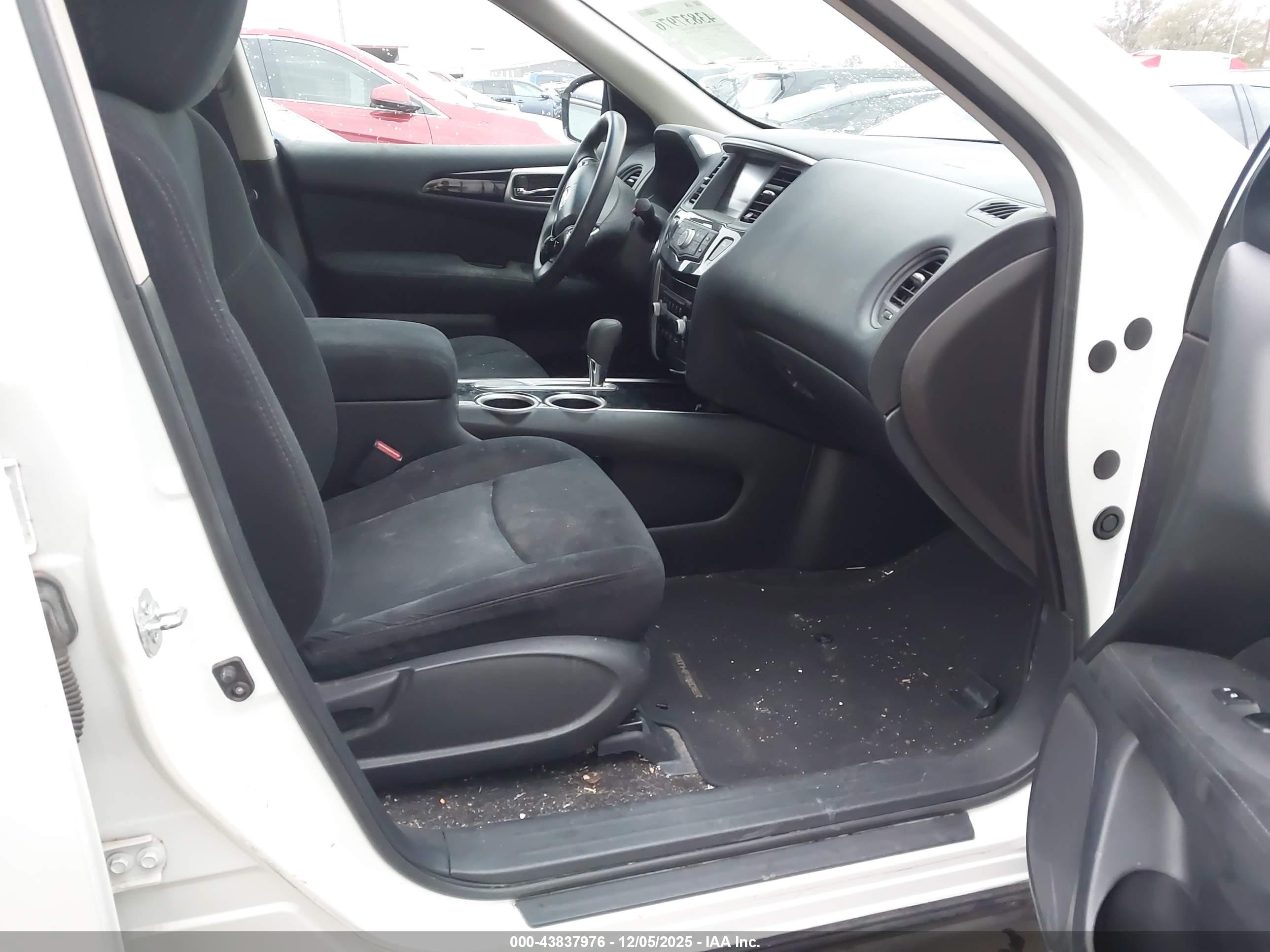 NISSAN PATHFINDER image 5