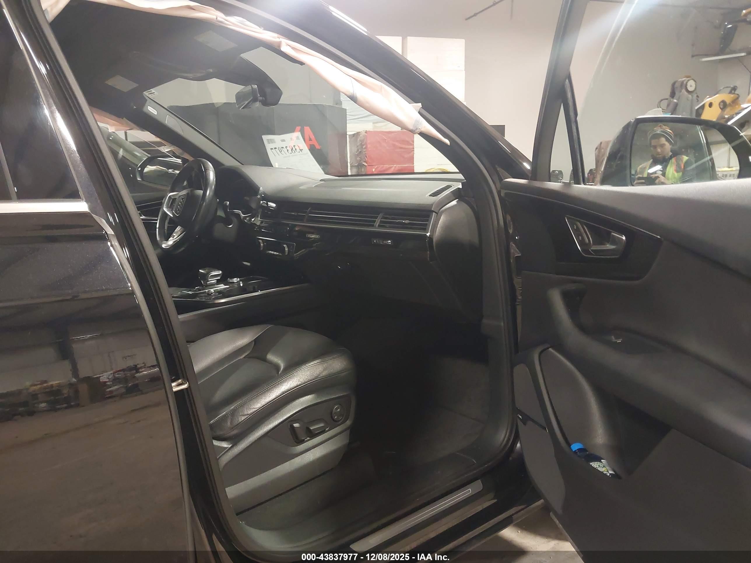 AUDI Q7 image 5