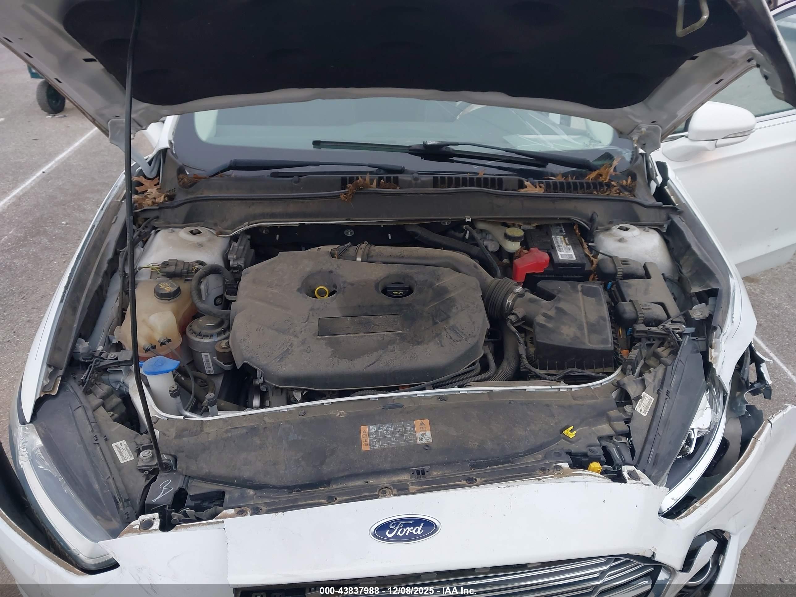 FORD FUSION image 10