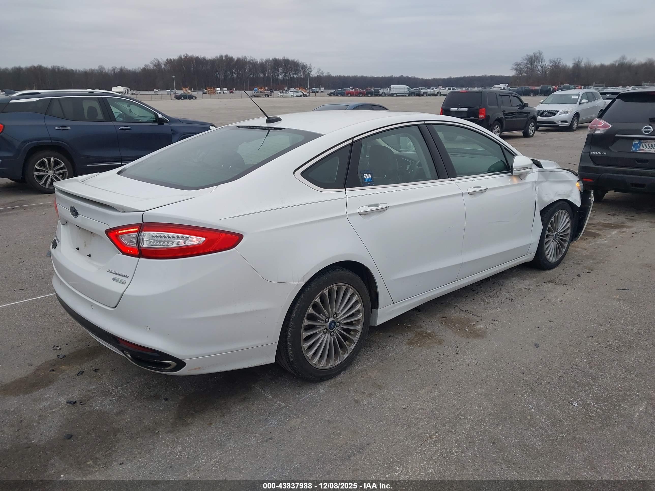 FORD FUSION image 4