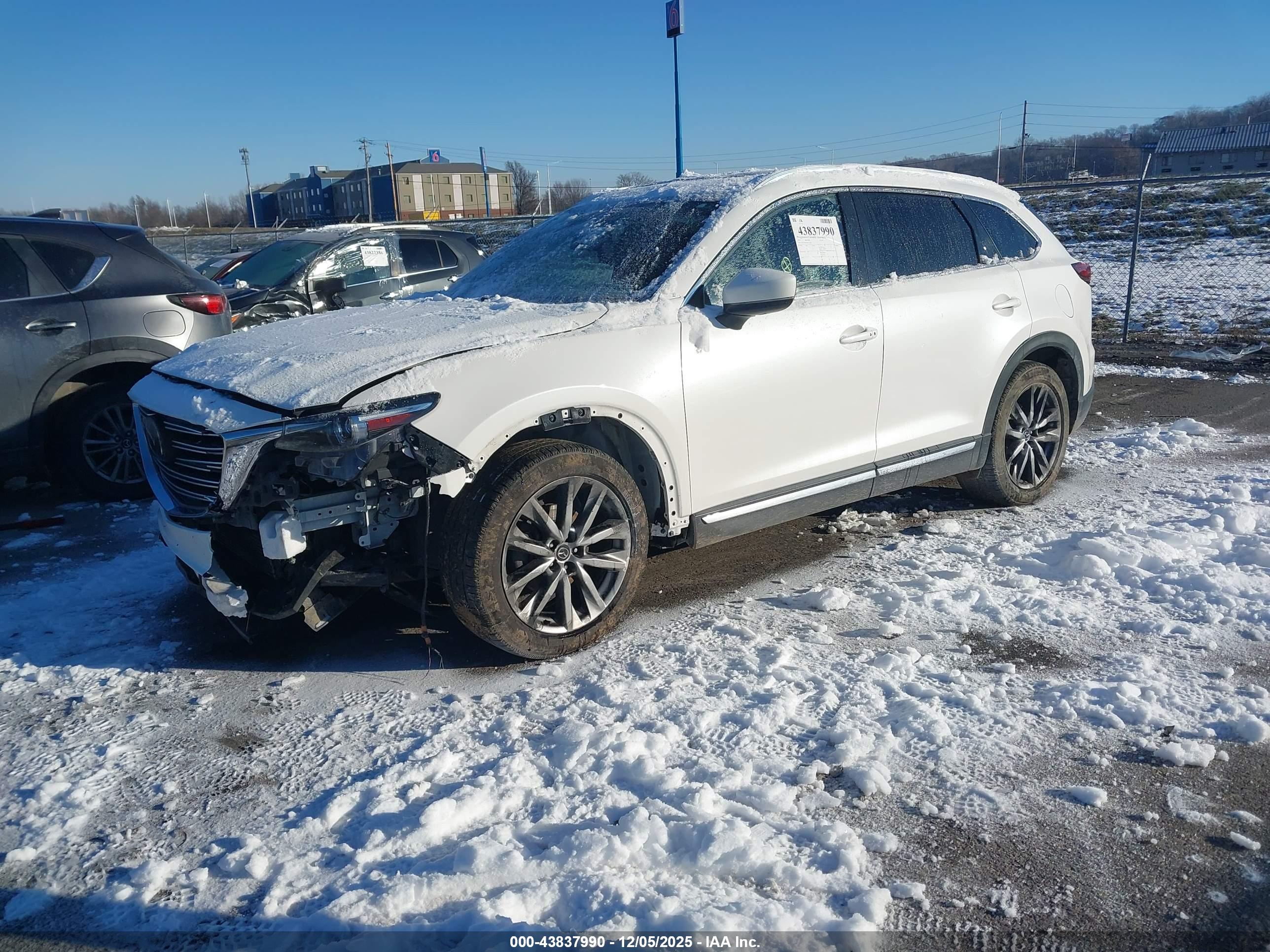 MAZDA CX-9 image 2