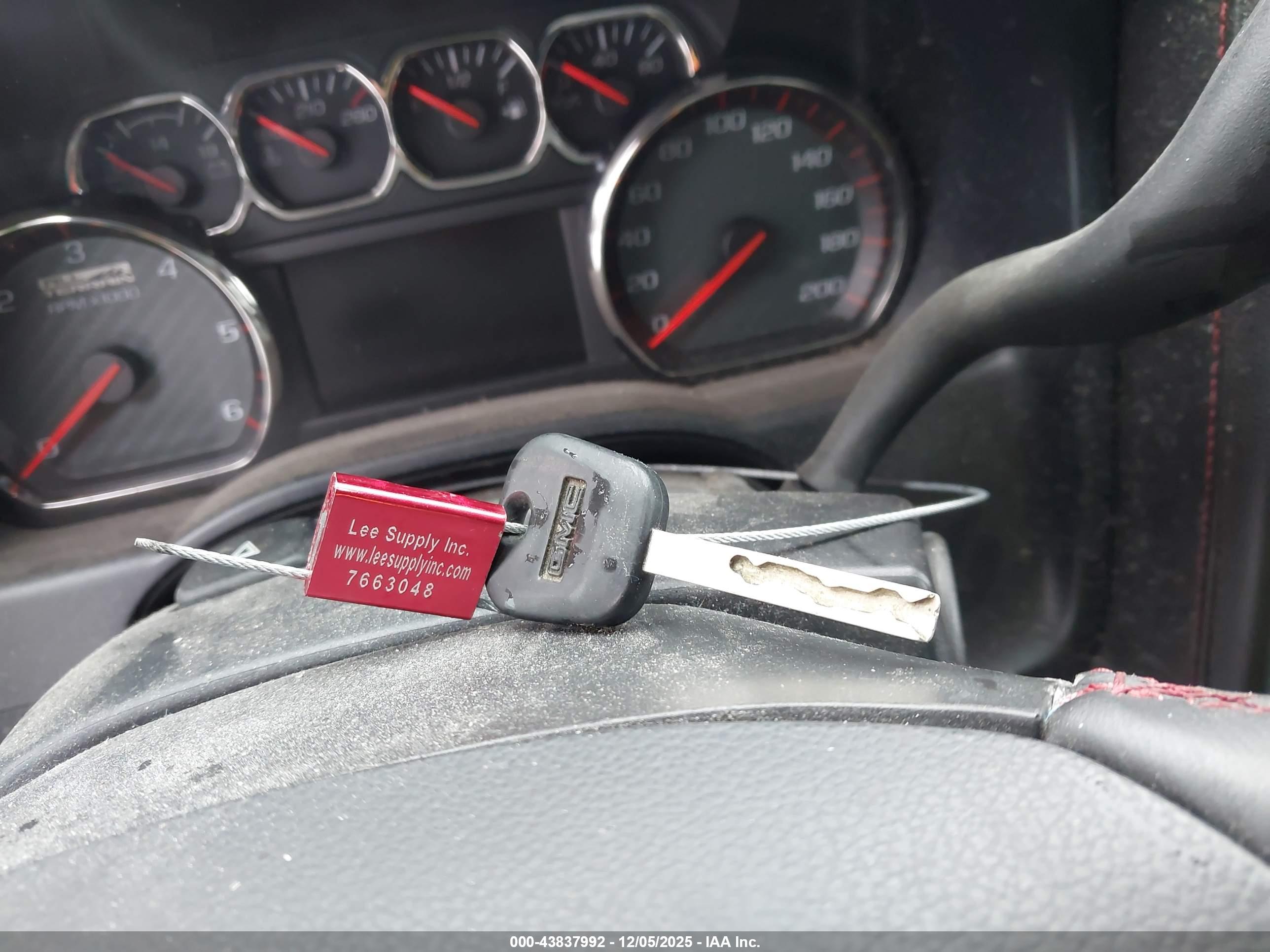 GMC SIERRA image 11