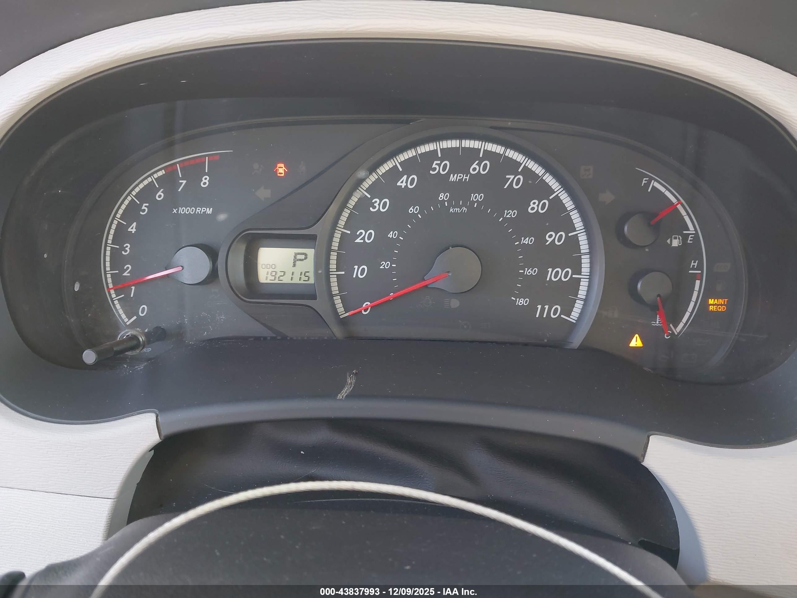 TOYOTA SIENNA image 7